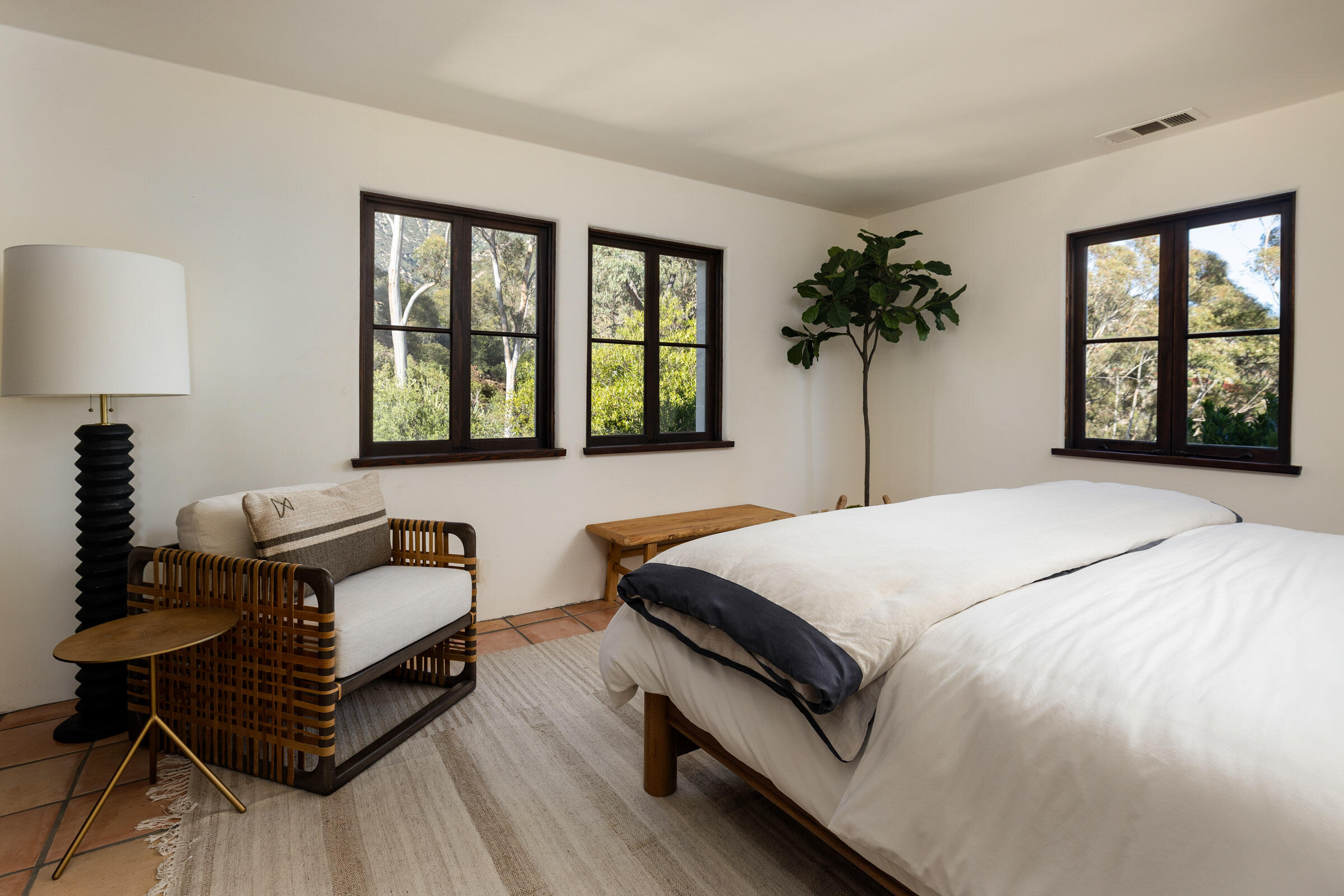 Santa Barbara, California 93108, United States, 3 Bedrooms Bedrooms, ,4 BathroomsBathrooms,Residential,Pending,230939