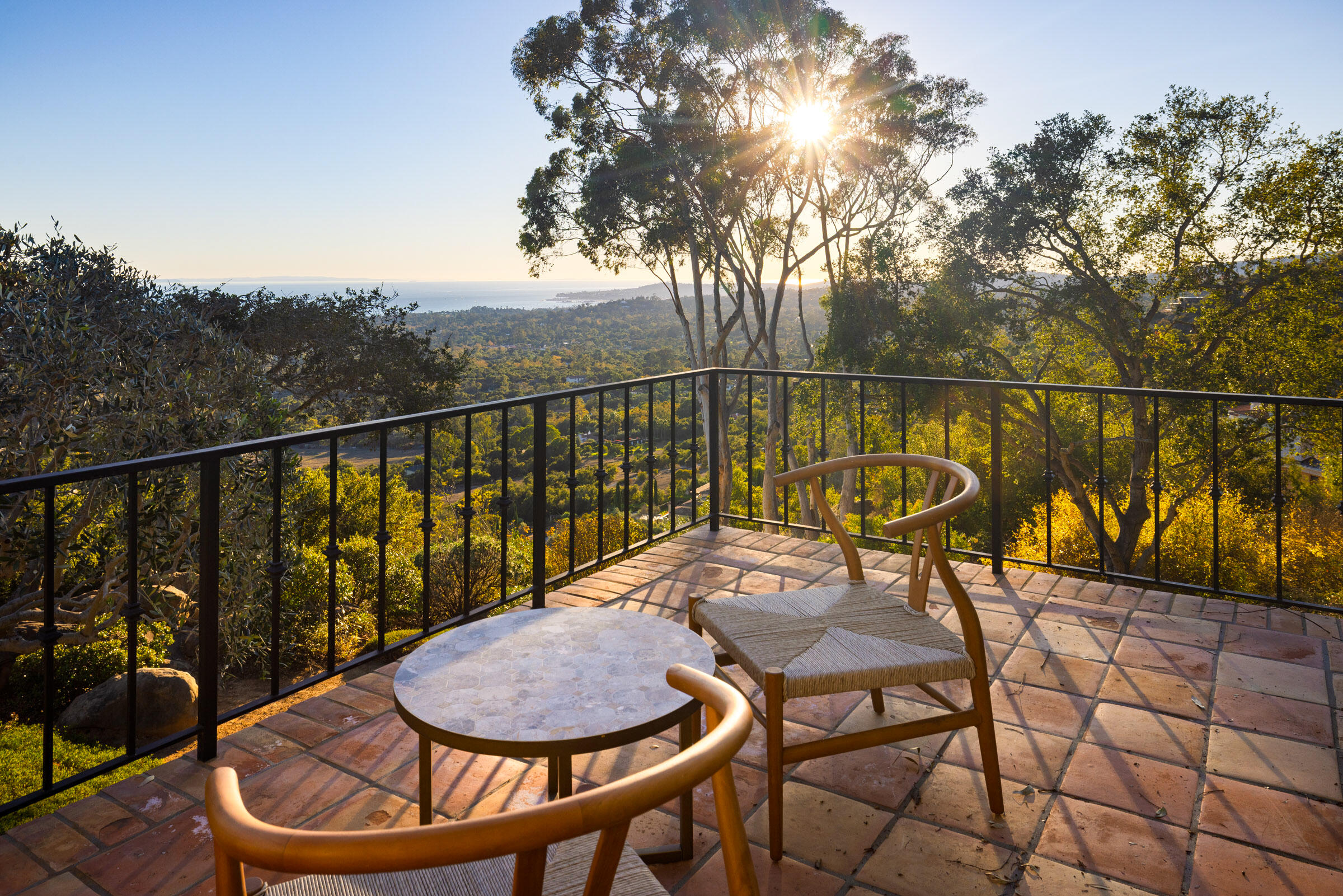 Santa Barbara, California 93108, United States, 3 Bedrooms Bedrooms, ,4 BathroomsBathrooms,Residential,Pending,230939