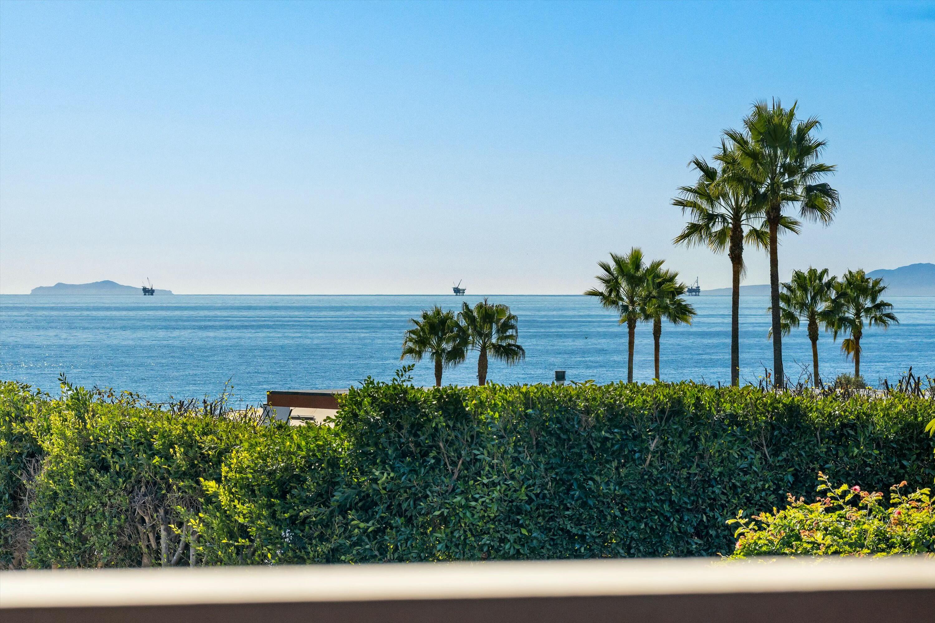 Carpinteria, California 93013, United States, 3 Bedrooms Bedrooms, ,3 BathroomsBathrooms,Residential,Pending,44558