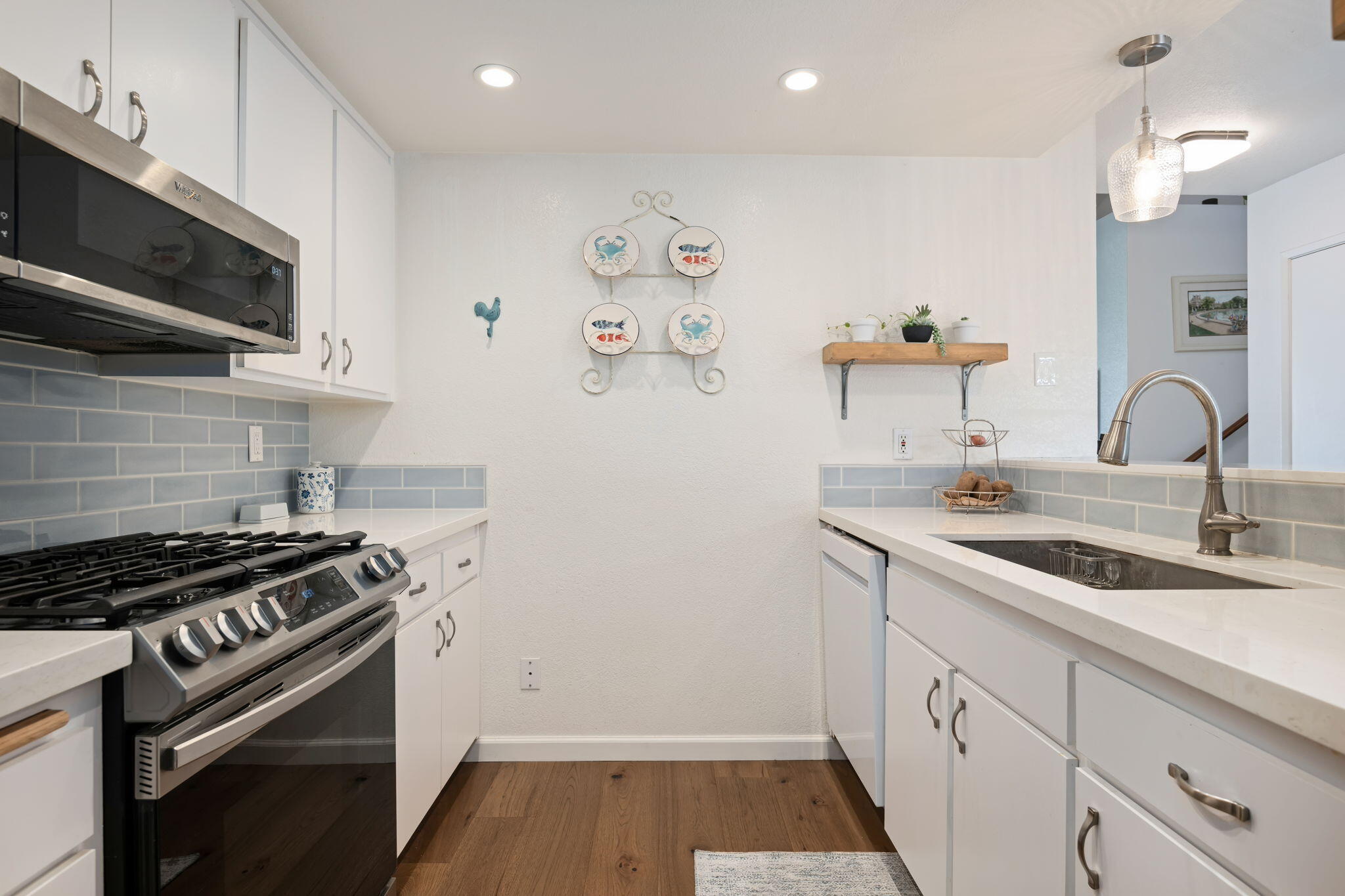 Santa Barbara, California 93111, United States, 3 Bedrooms Bedrooms, ,2 BathroomsBathrooms,Residential,Active,205593