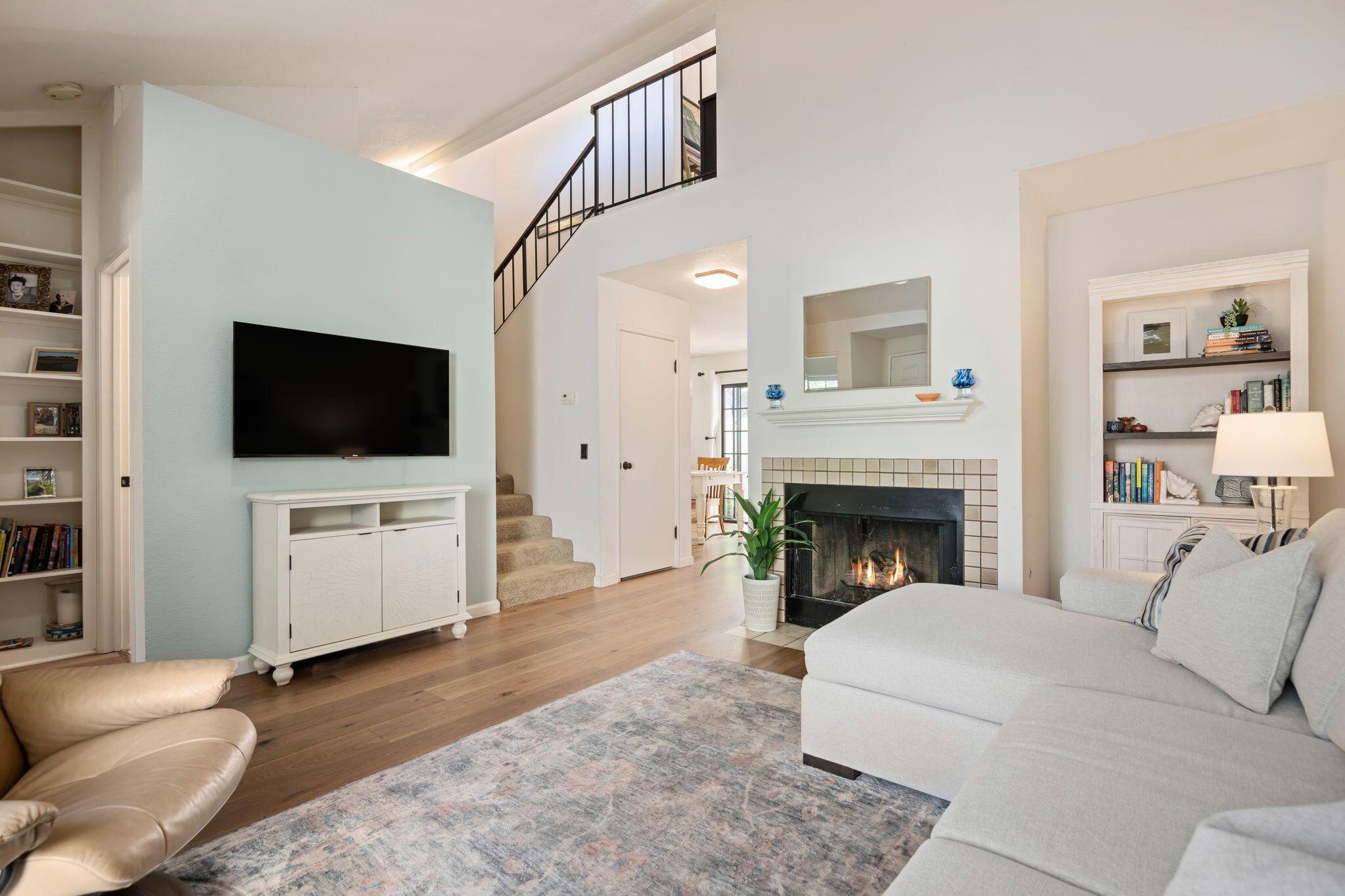 Santa Barbara, California 93111, United States, 3 Bedrooms Bedrooms, ,2 BathroomsBathrooms,Residential,Active,205593