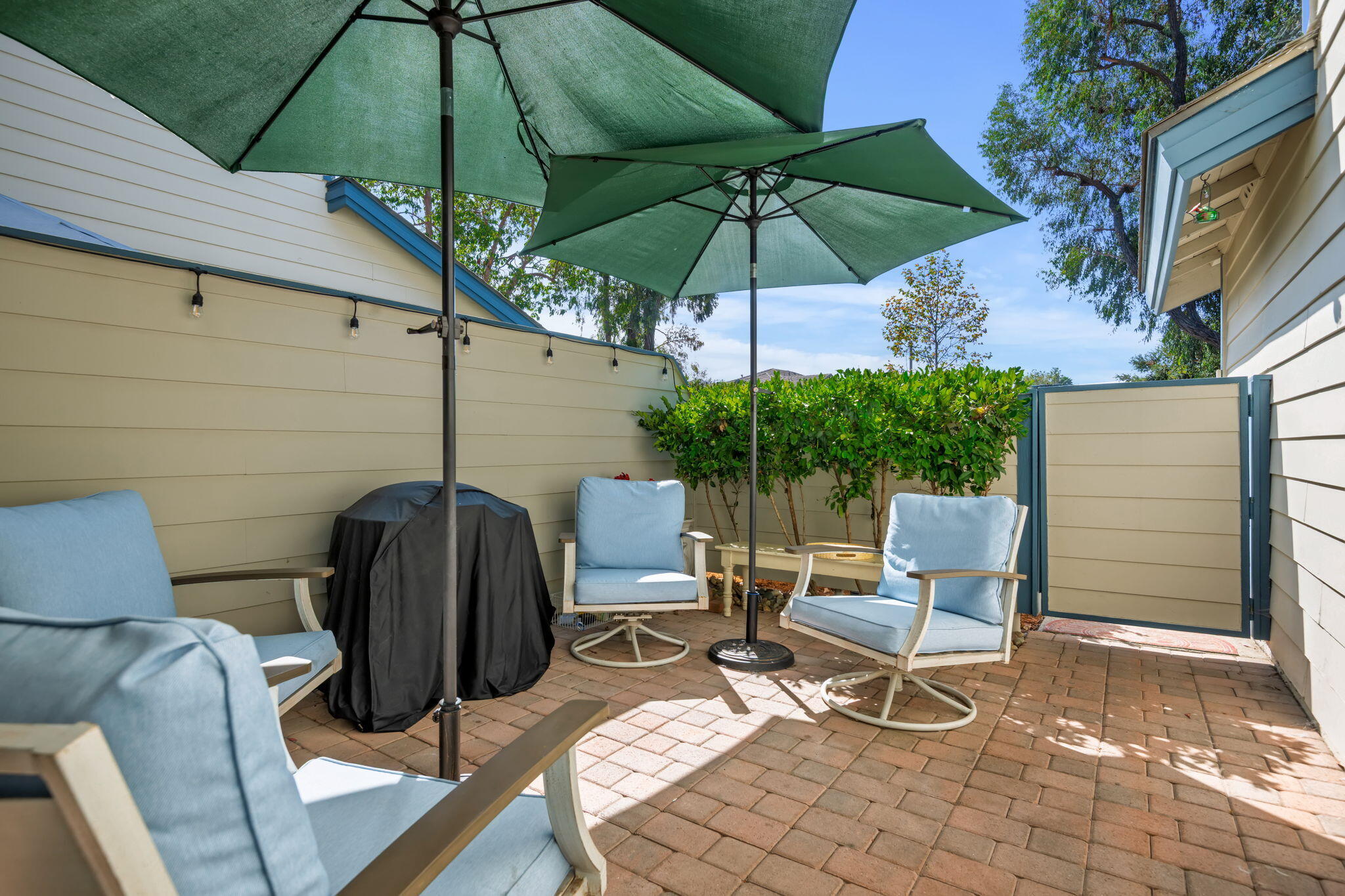 Santa Barbara, California 93111, United States, 3 Bedrooms Bedrooms, ,2 BathroomsBathrooms,Residential,Active,205593