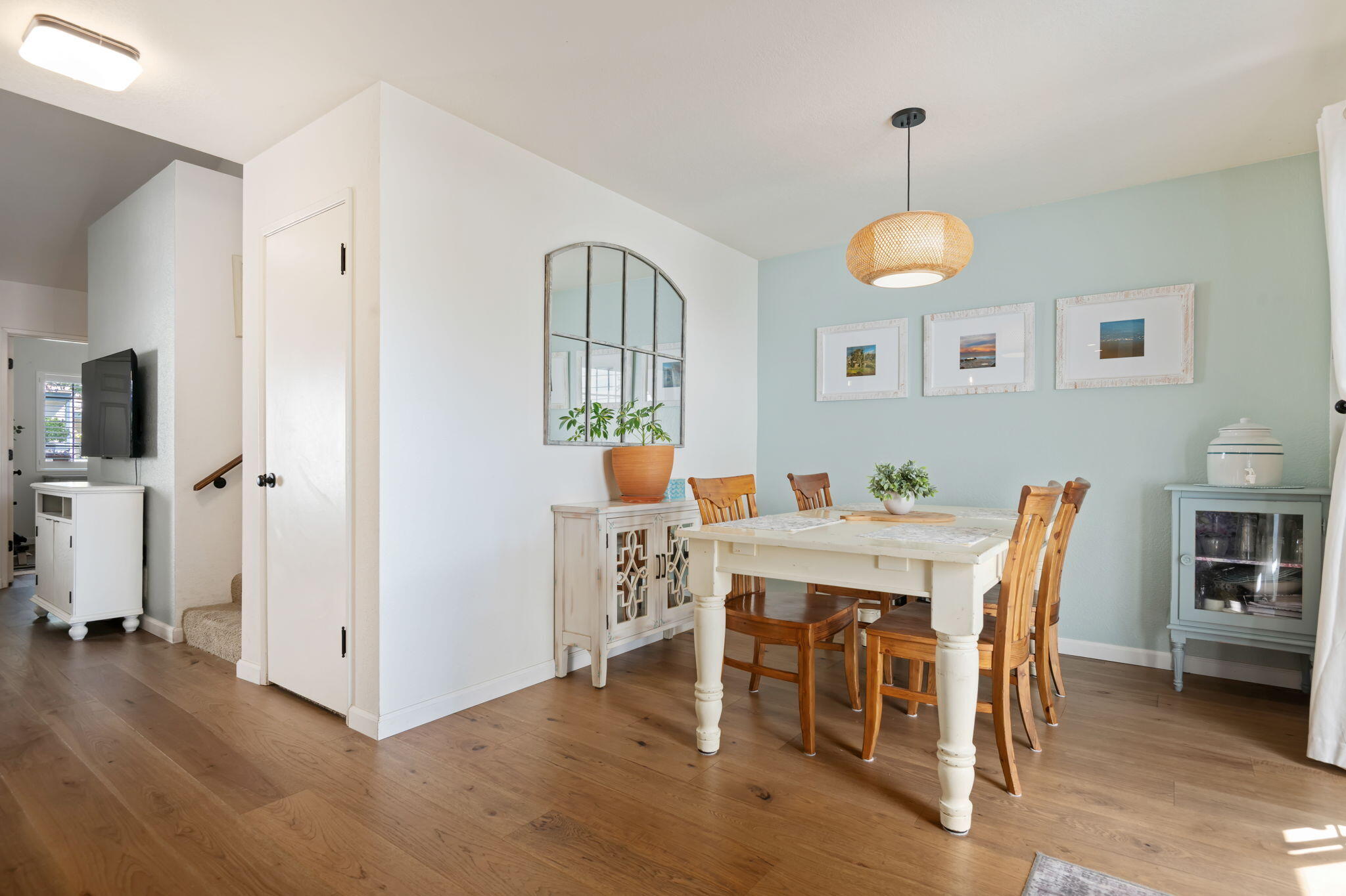 Santa Barbara, California 93111, United States, 3 Bedrooms Bedrooms, ,2 BathroomsBathrooms,Residential,Active,205593