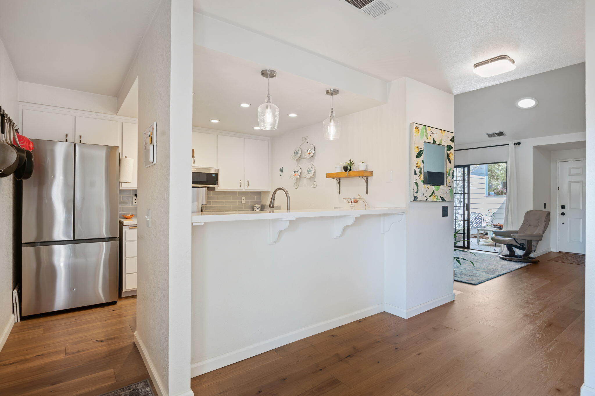 Santa Barbara, California 93111, United States, 3 Bedrooms Bedrooms, ,2 BathroomsBathrooms,Residential,Active,205593