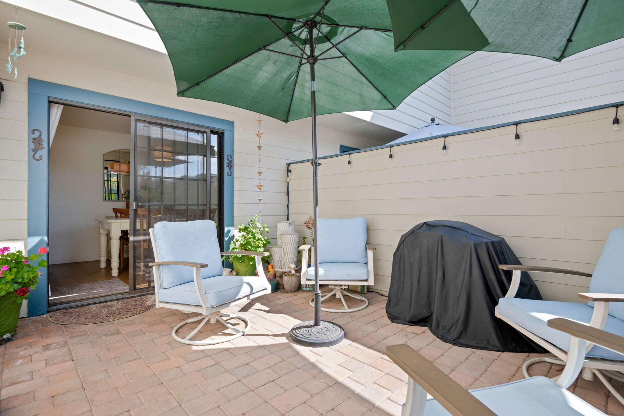 Santa Barbara, California 93111, United States, 3 Bedrooms Bedrooms, ,2 BathroomsBathrooms,Residential,Active,205593