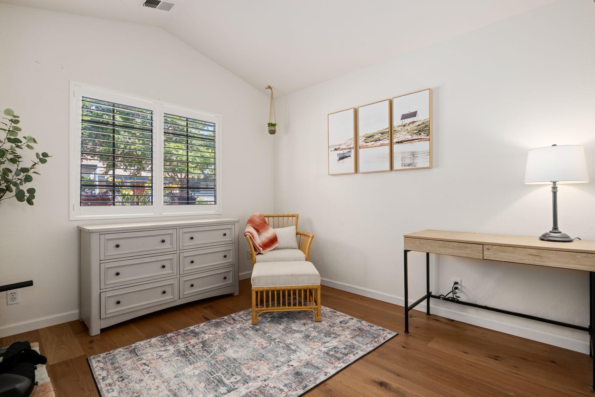 Santa Barbara, California 93111, United States, 3 Bedrooms Bedrooms, ,2 BathroomsBathrooms,Residential,Active,205593