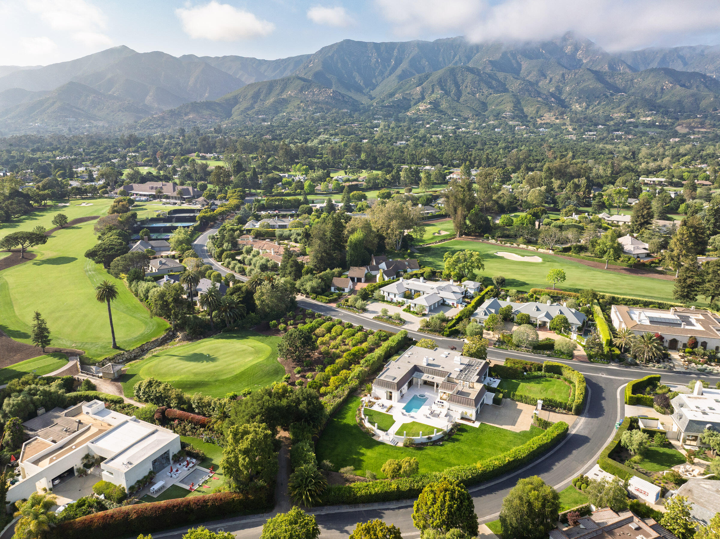 Santa Barbara, California 93108, United States, 4 Bedrooms Bedrooms, ,6 BathroomsBathrooms,Residential,Active,143438