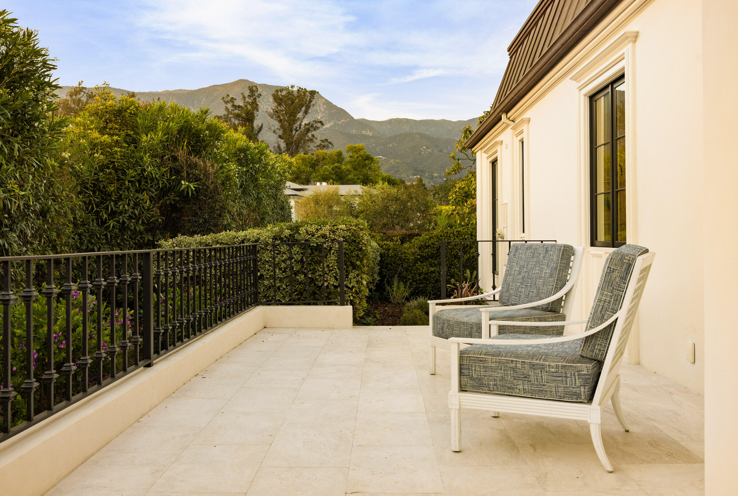 Santa Barbara, California 93108, United States, 4 Bedrooms Bedrooms, ,6 BathroomsBathrooms,Residential,Active,143438