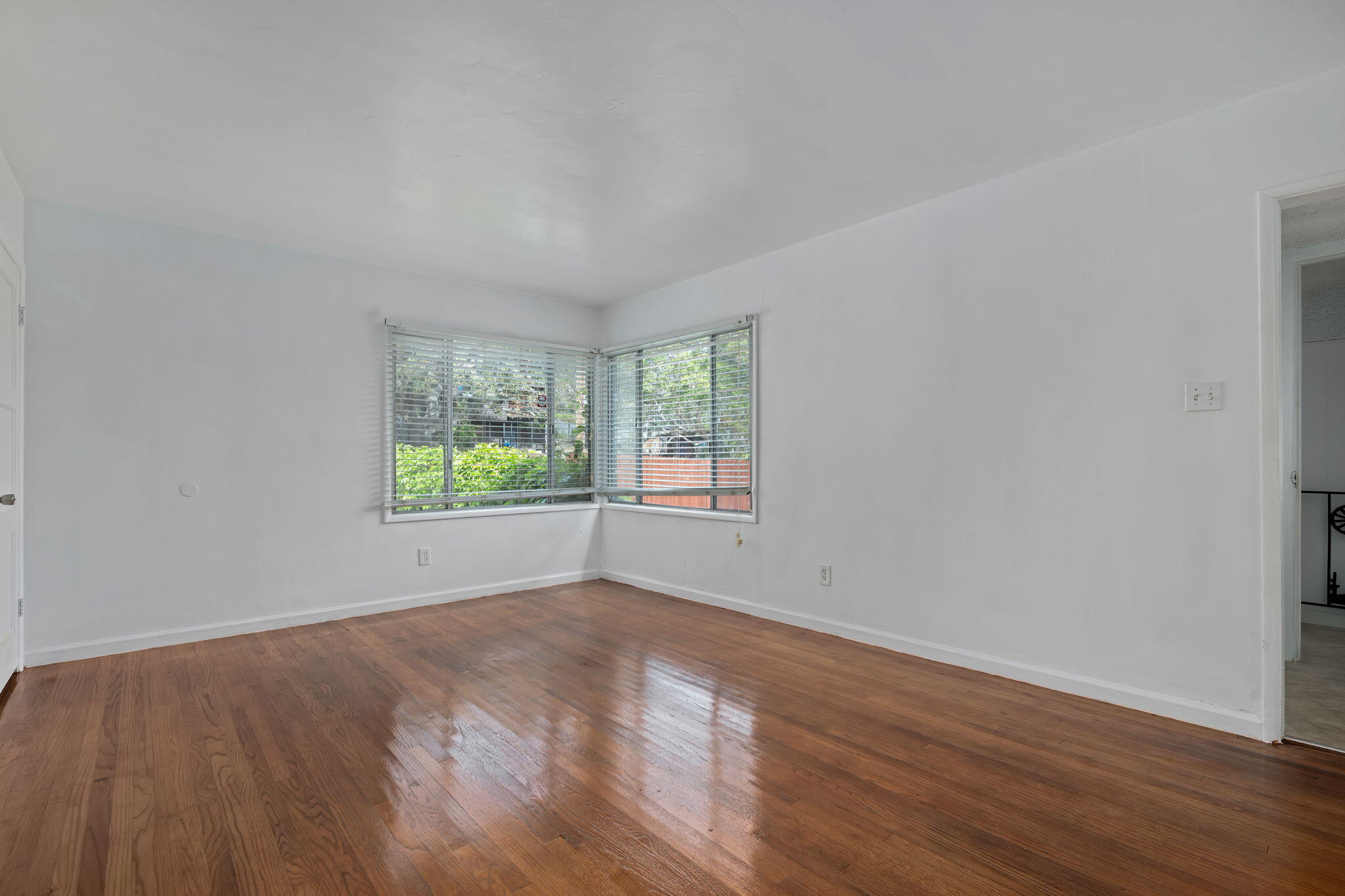 1545 W Valerio Street