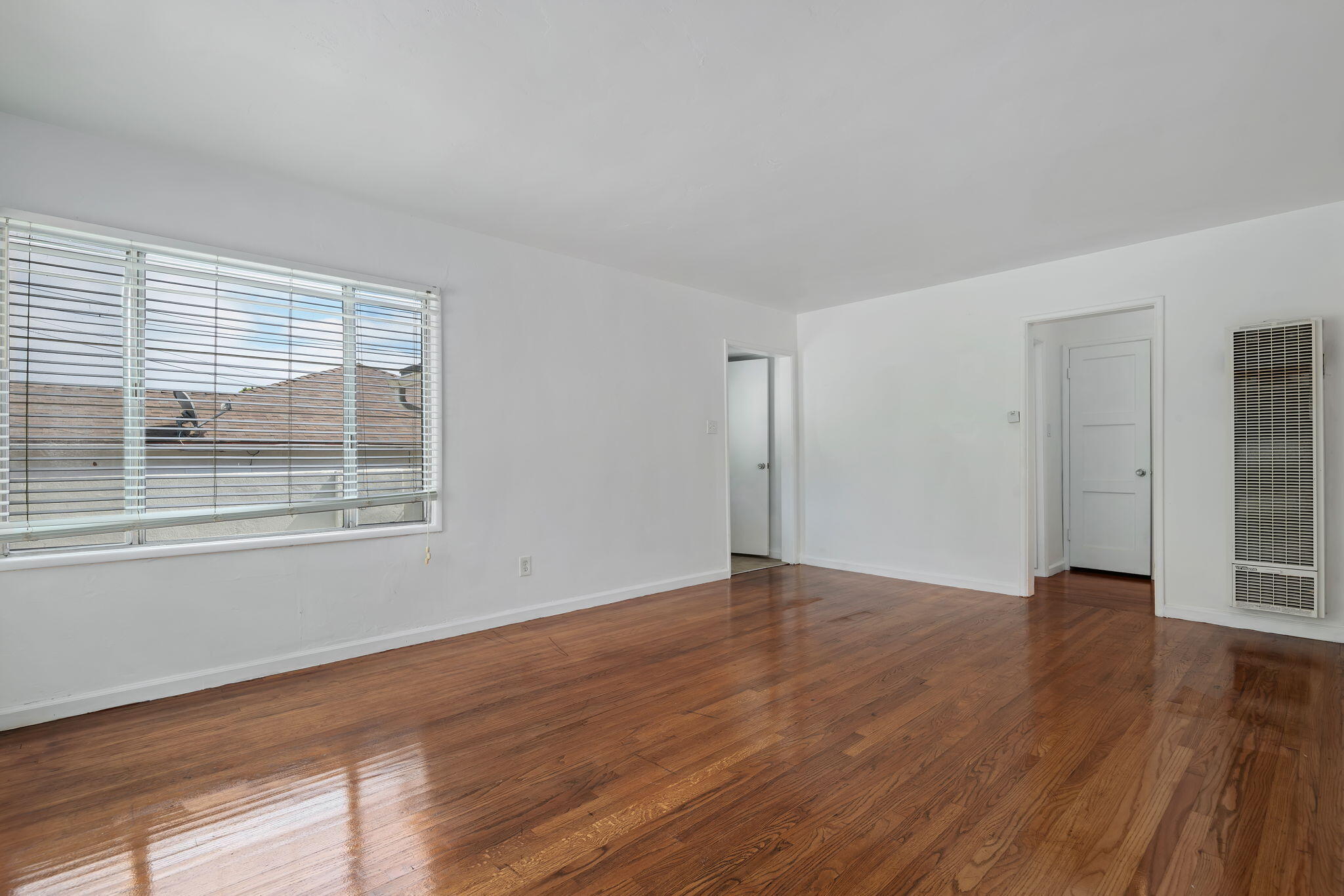 1545 W Valerio Street