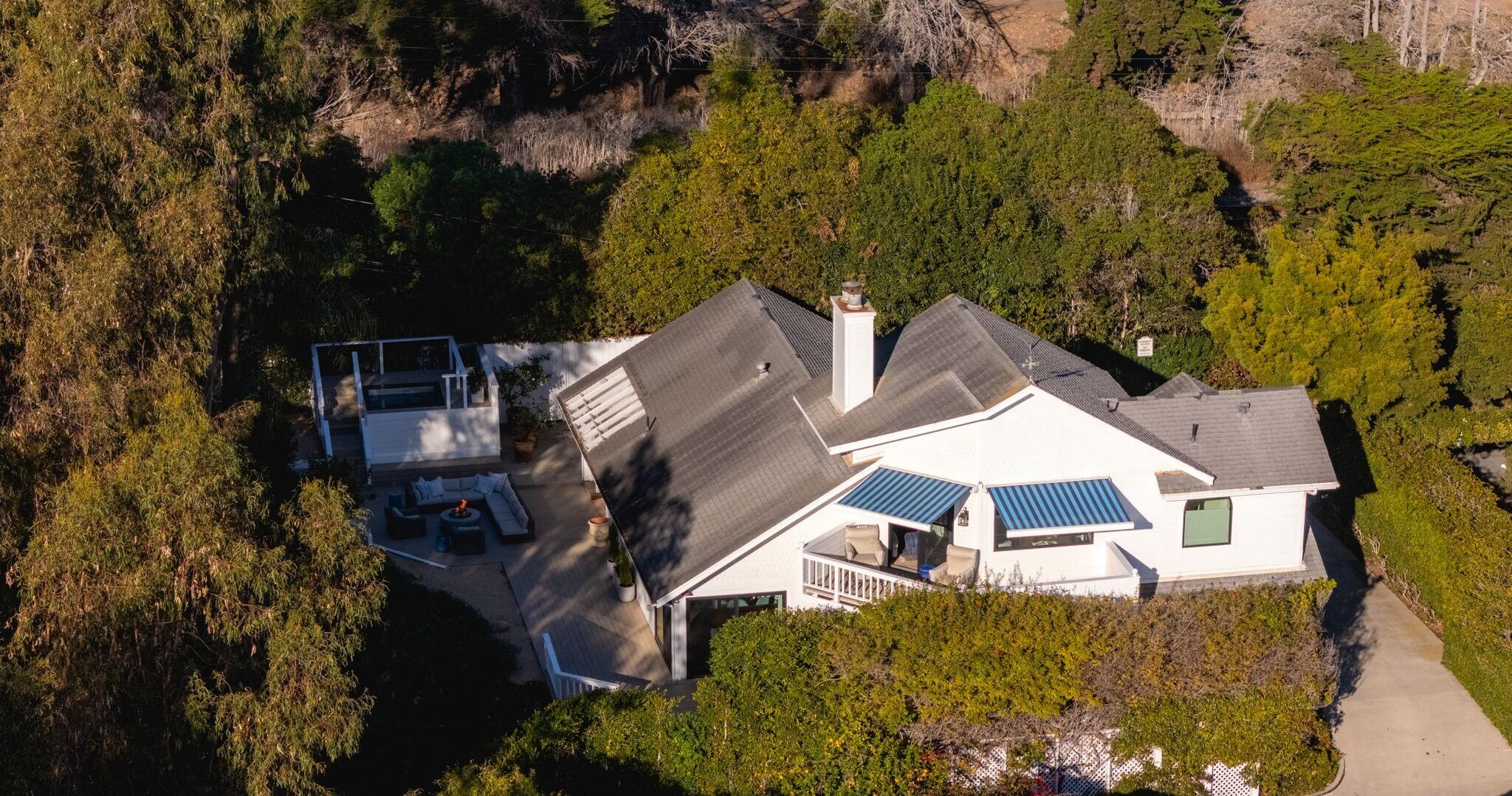 Summerland, California 93067, United States, 2 Bedrooms Bedrooms, ,3 BathroomsBathrooms,Residential,Active,19602