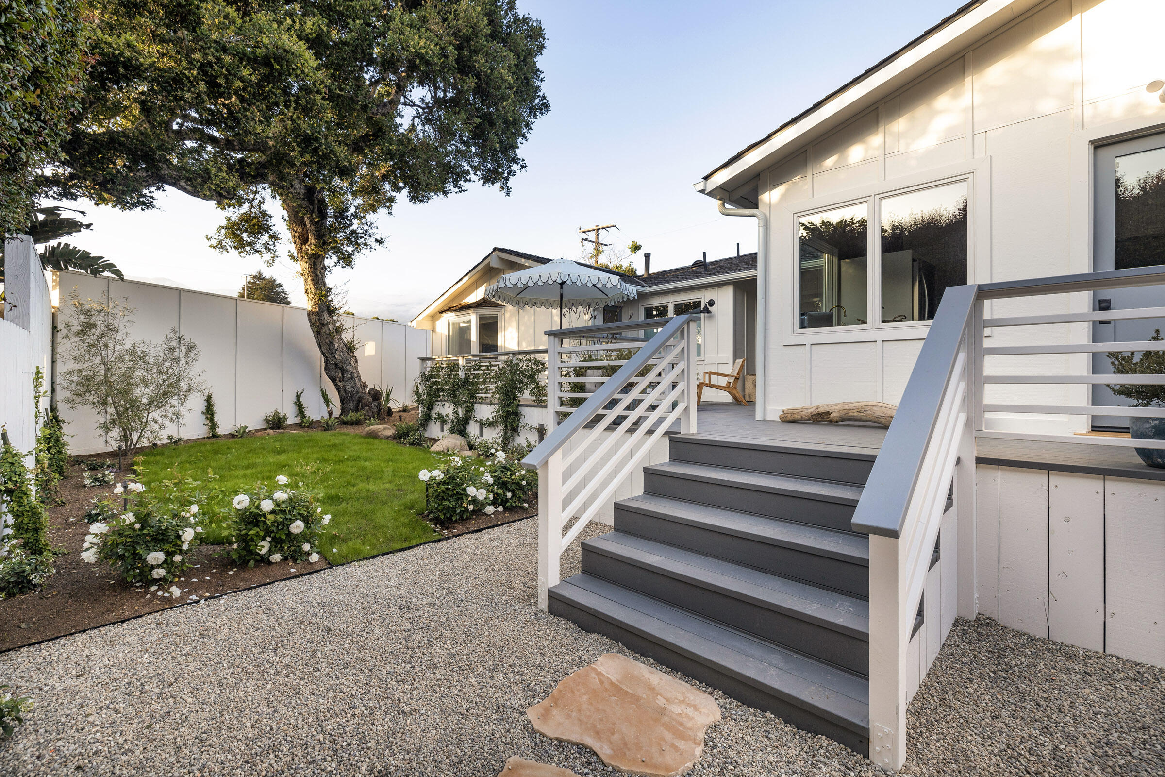 Montecito, California 93108, United States, 3 Bedrooms Bedrooms, ,4 BathroomsBathrooms,Residential,Active,72754