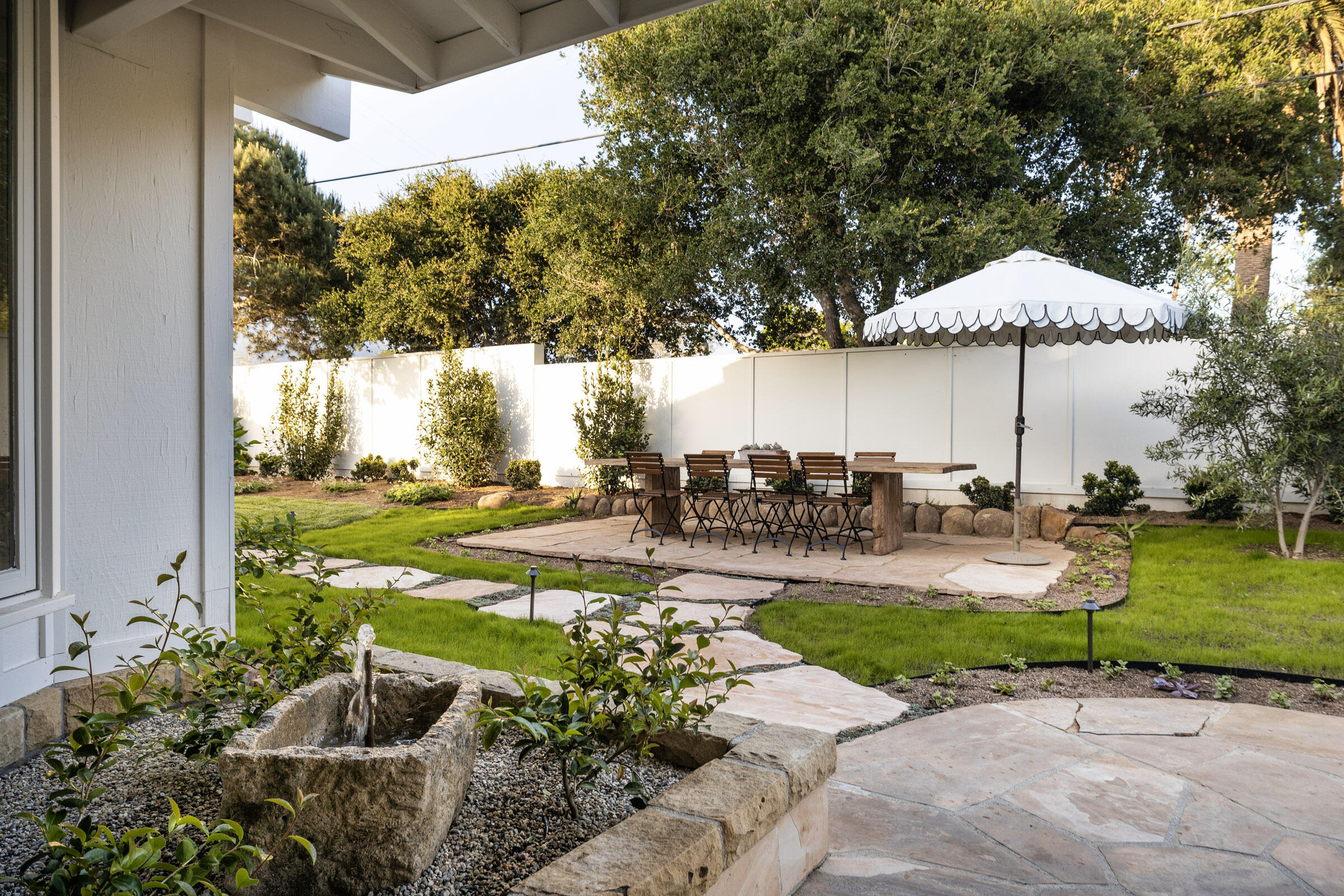 Montecito, California 93108, United States, 3 Bedrooms Bedrooms, ,4 BathroomsBathrooms,Residential,Active,72754