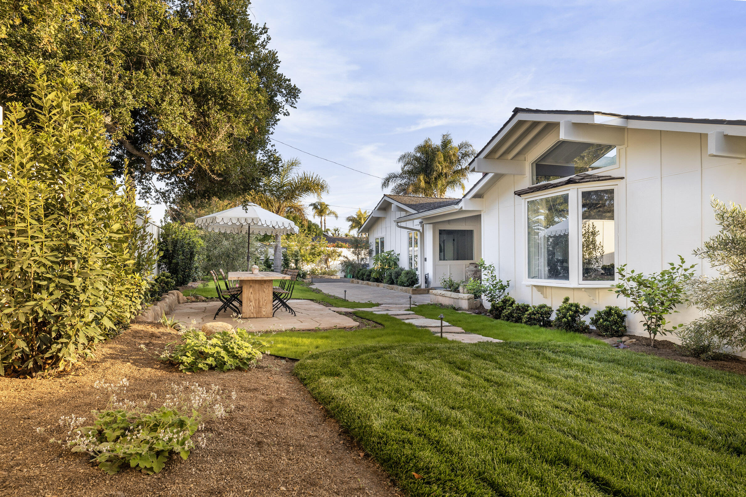 Montecito, California 93108, United States, 3 Bedrooms Bedrooms, ,4 BathroomsBathrooms,Residential,Active,72754