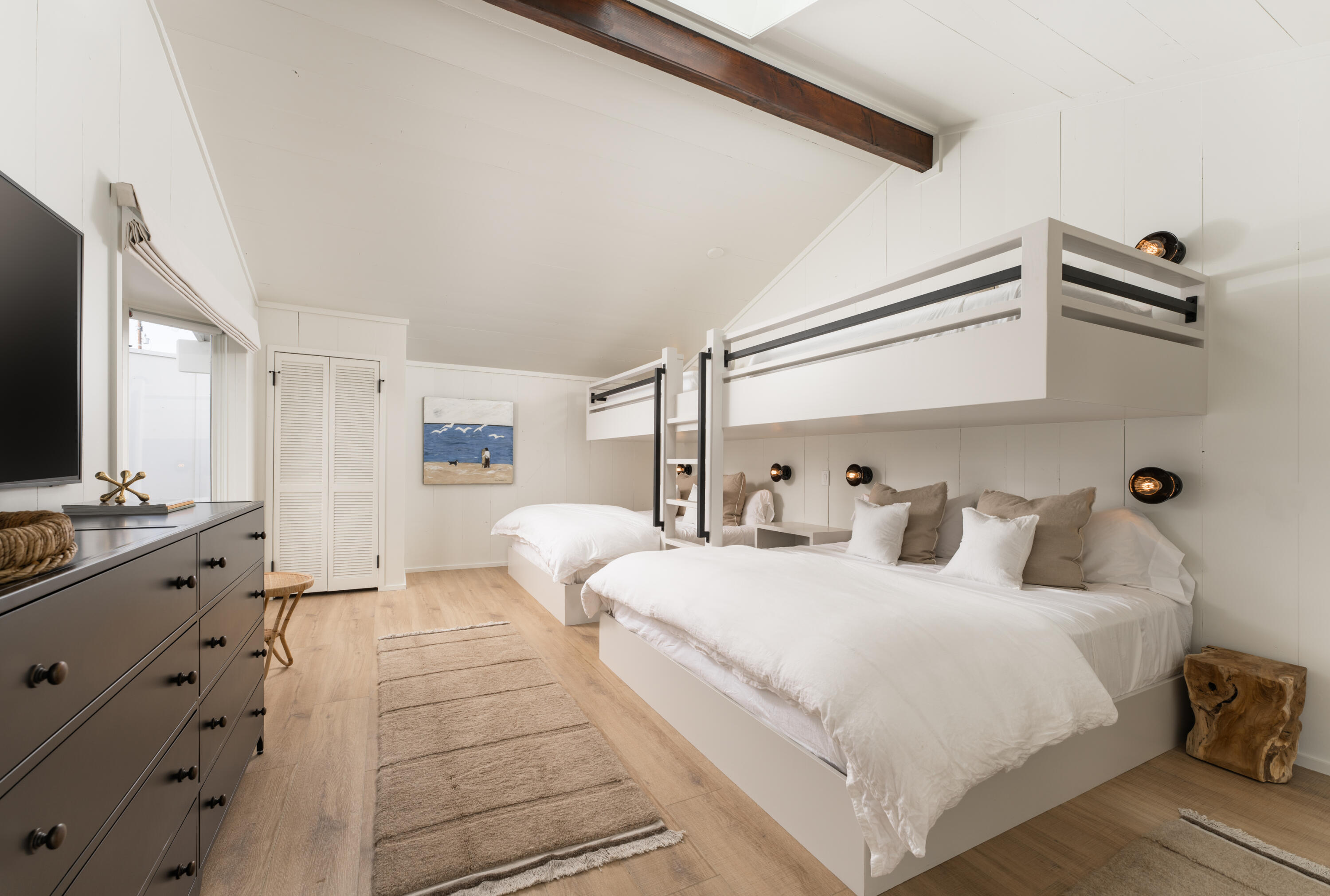 Montecito, California 93108, United States, 3 Bedrooms Bedrooms, ,4 BathroomsBathrooms,Residential,Active,72754