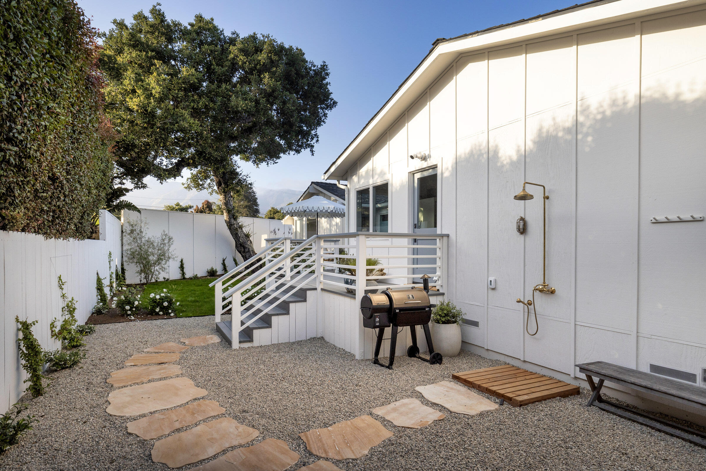 Montecito, California 93108, United States, 3 Bedrooms Bedrooms, ,4 BathroomsBathrooms,Residential,Active,72754