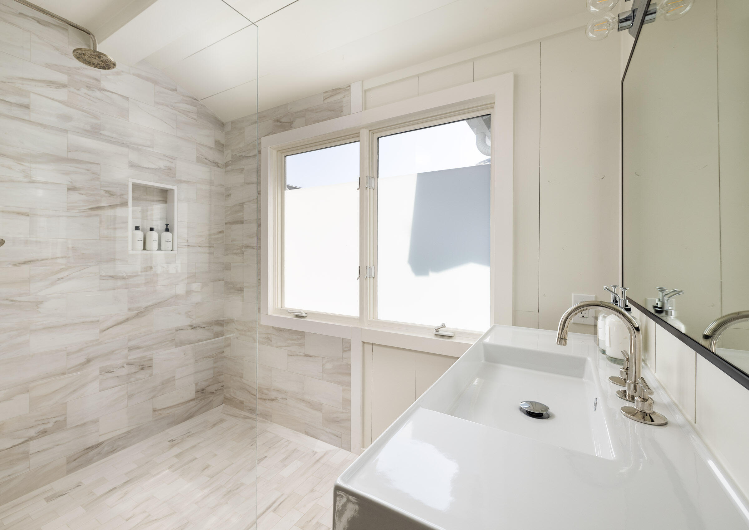 Montecito, California 93108, United States, 3 Bedrooms Bedrooms, ,4 BathroomsBathrooms,Residential,Active,72754