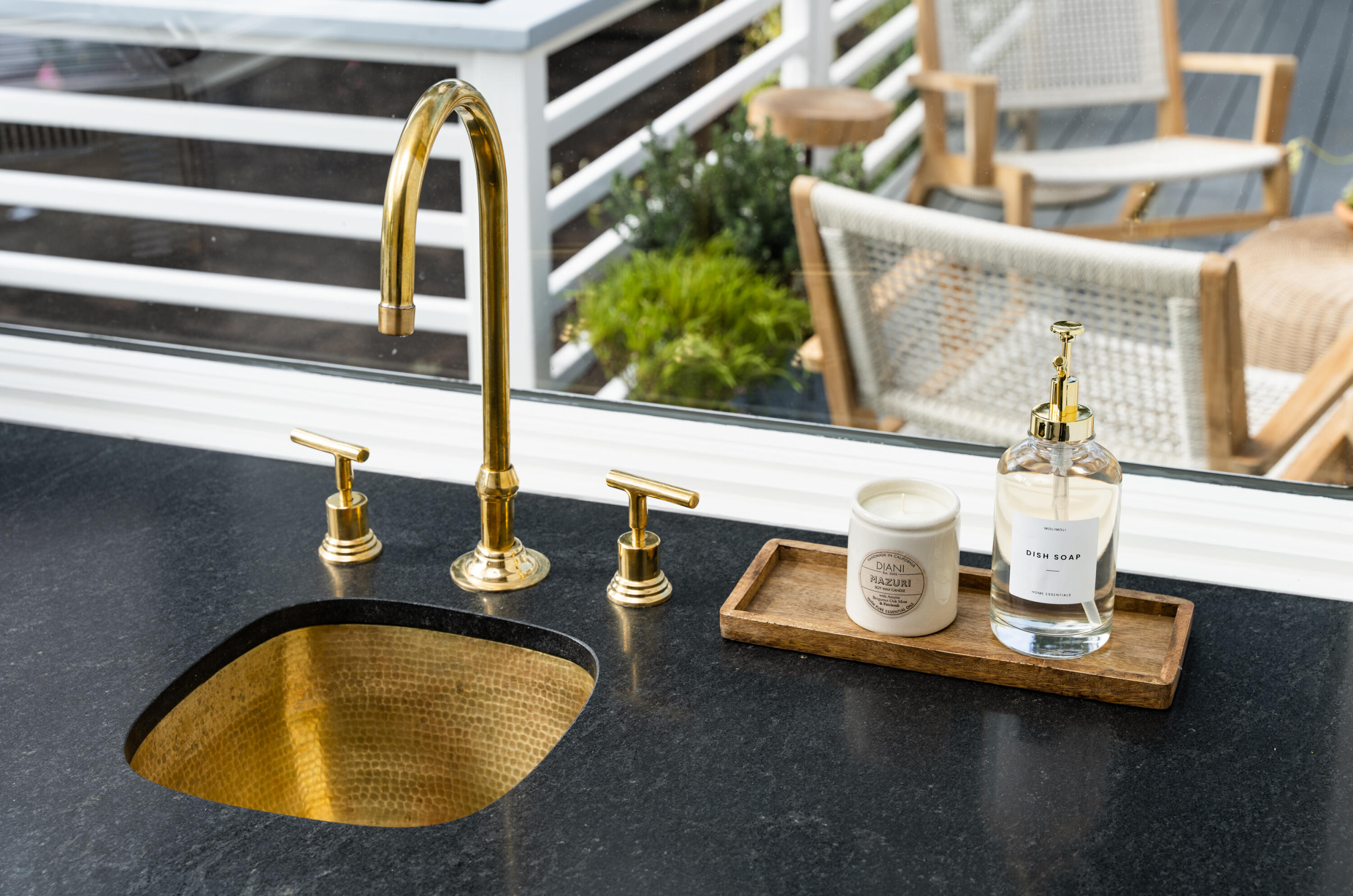 Montecito, California 93108, United States, 3 Bedrooms Bedrooms, ,4 BathroomsBathrooms,Residential,Active,72754