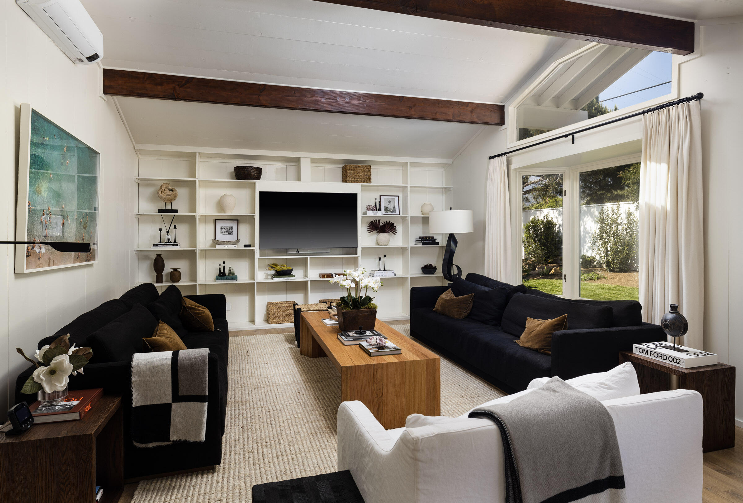 Montecito, California 93108, United States, 3 Bedrooms Bedrooms, ,4 BathroomsBathrooms,Residential,Active,72754