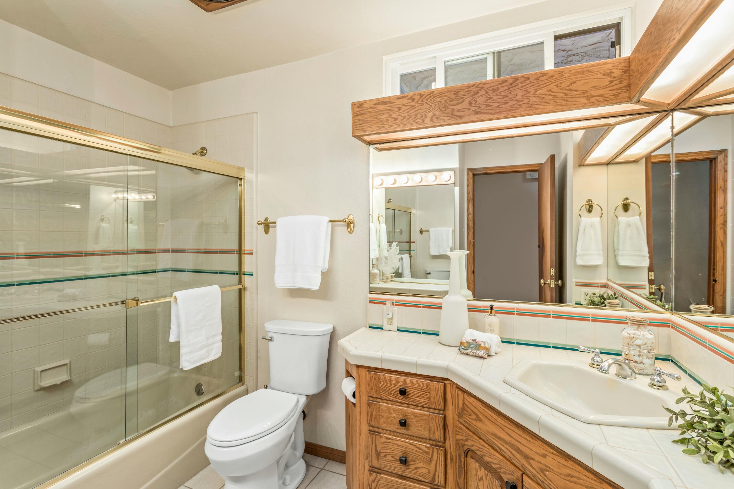 Santa Barbara, California 93111, United States, 3 Bedrooms Bedrooms, ,2 BathroomsBathrooms,Residential,Pending,5524