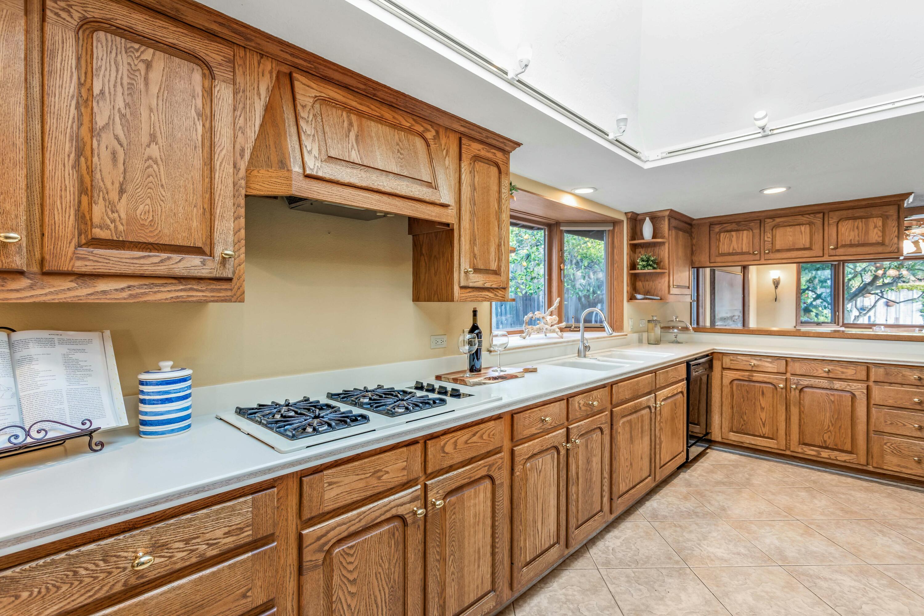 Santa Barbara, California 93111, United States, 3 Bedrooms Bedrooms, ,2 BathroomsBathrooms,Residential,Pending,5524