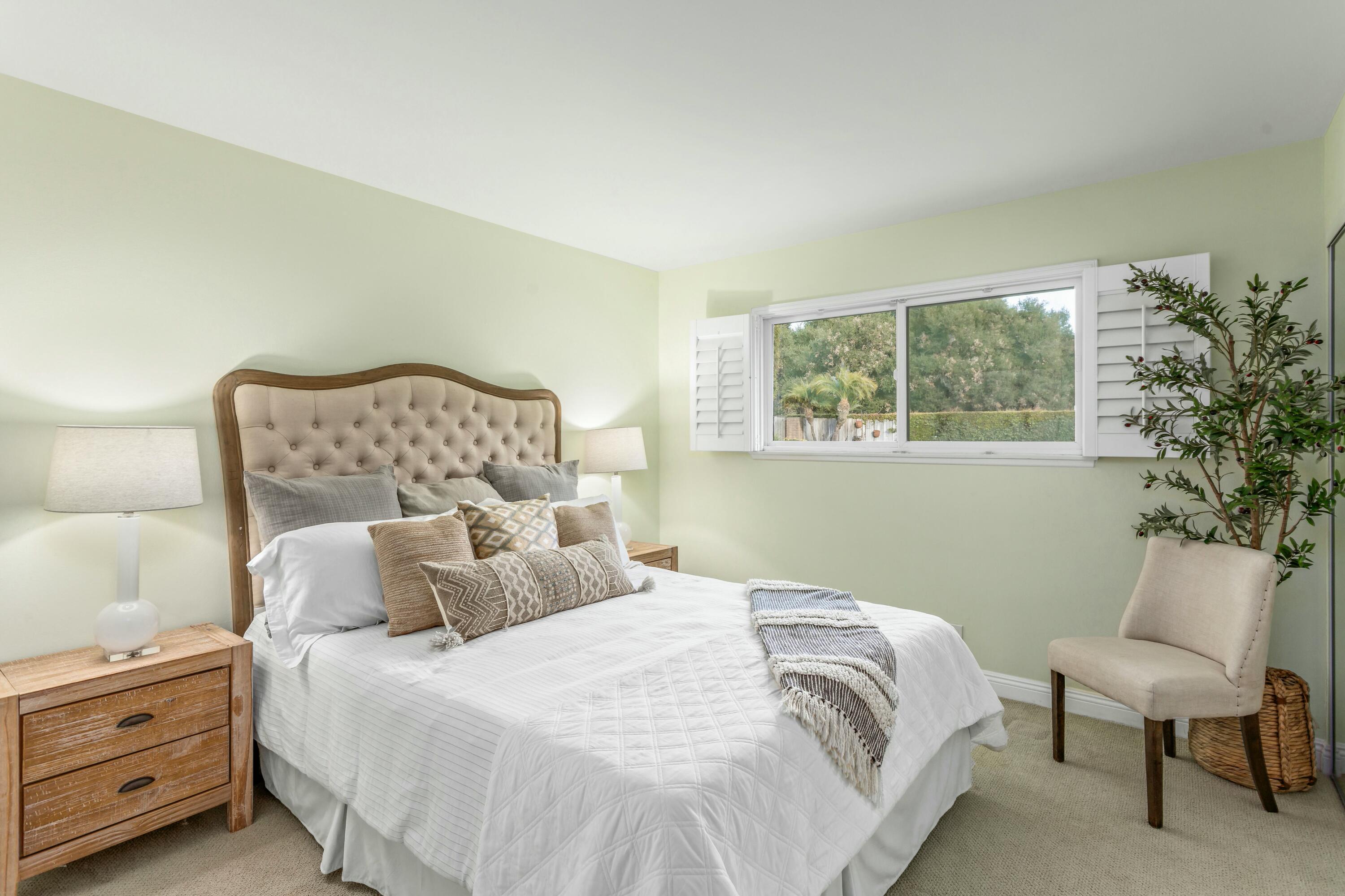 Santa Barbara, California 93111, United States, 3 Bedrooms Bedrooms, ,2 BathroomsBathrooms,Residential,Pending,5524