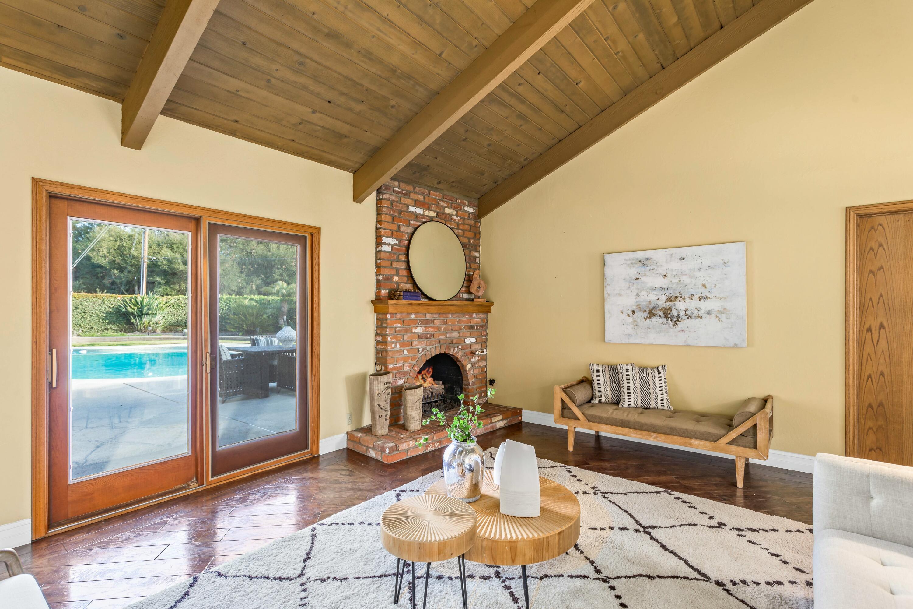 Santa Barbara, California 93111, United States, 3 Bedrooms Bedrooms, ,2 BathroomsBathrooms,Residential,Pending,5524