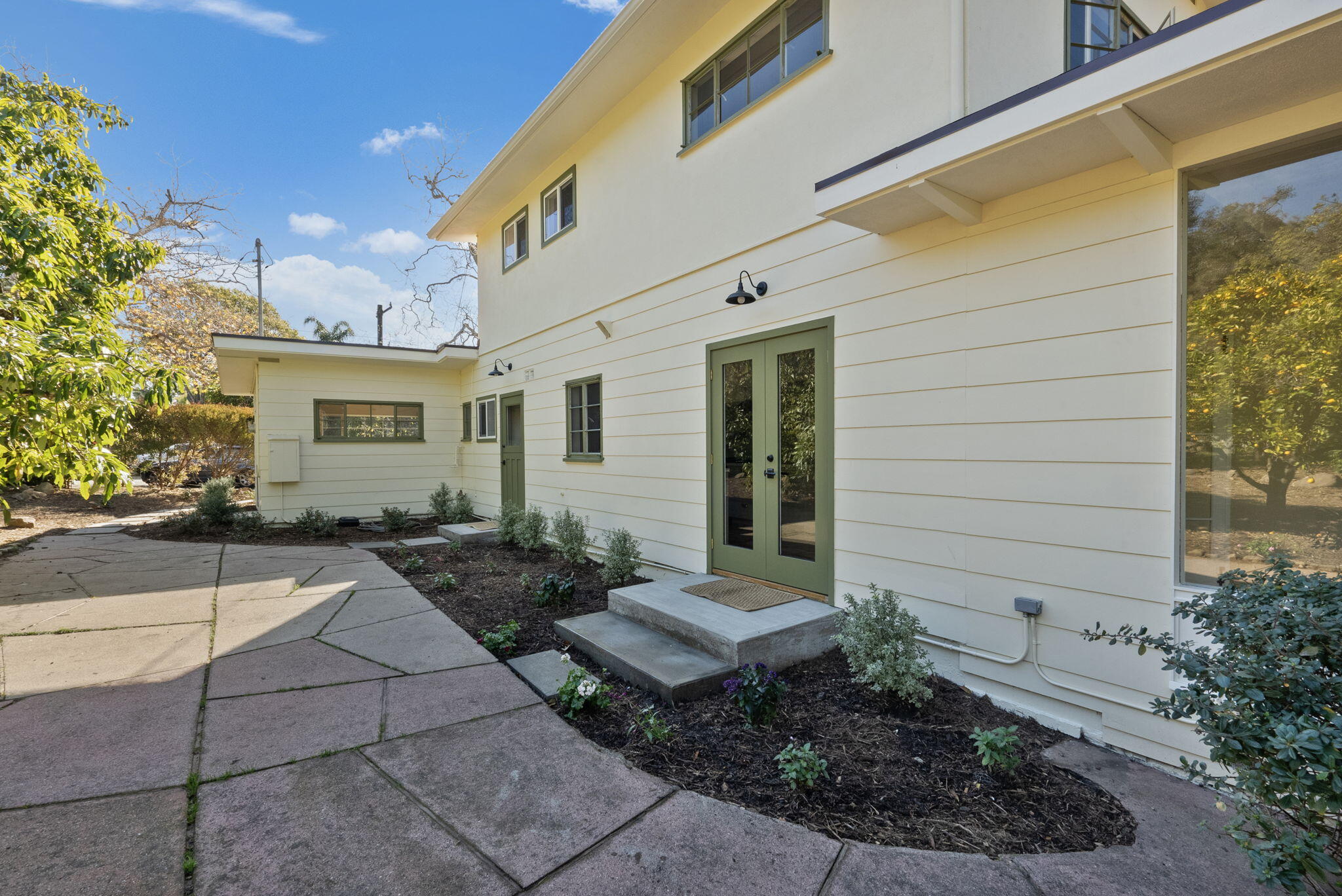 Montecito, California 93108, United States, 4 Bedrooms Bedrooms, ,3 BathroomsBathrooms,Residential,Active,77043