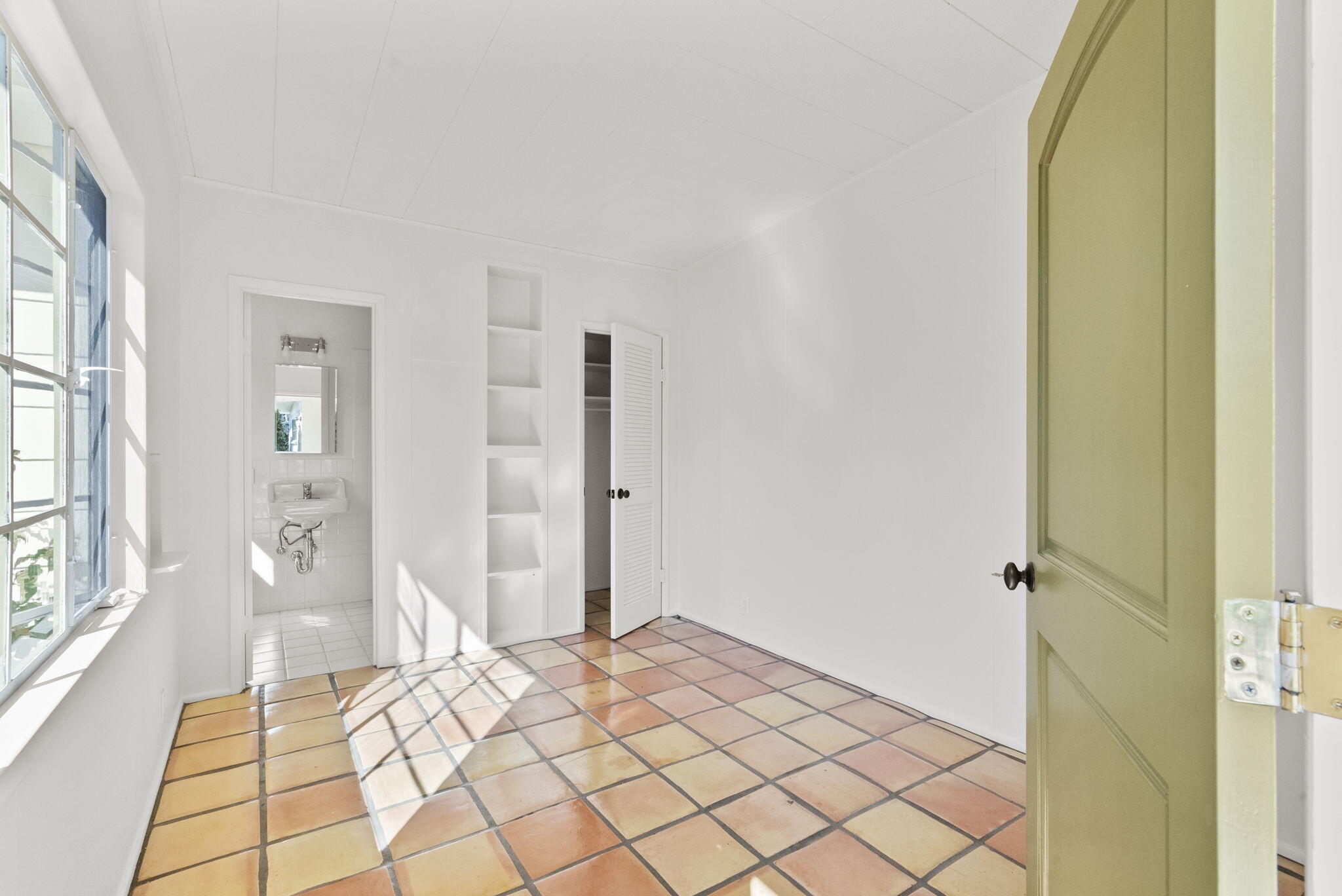 Montecito, California 93108, United States, 4 Bedrooms Bedrooms, ,3 BathroomsBathrooms,Residential,Active,77043