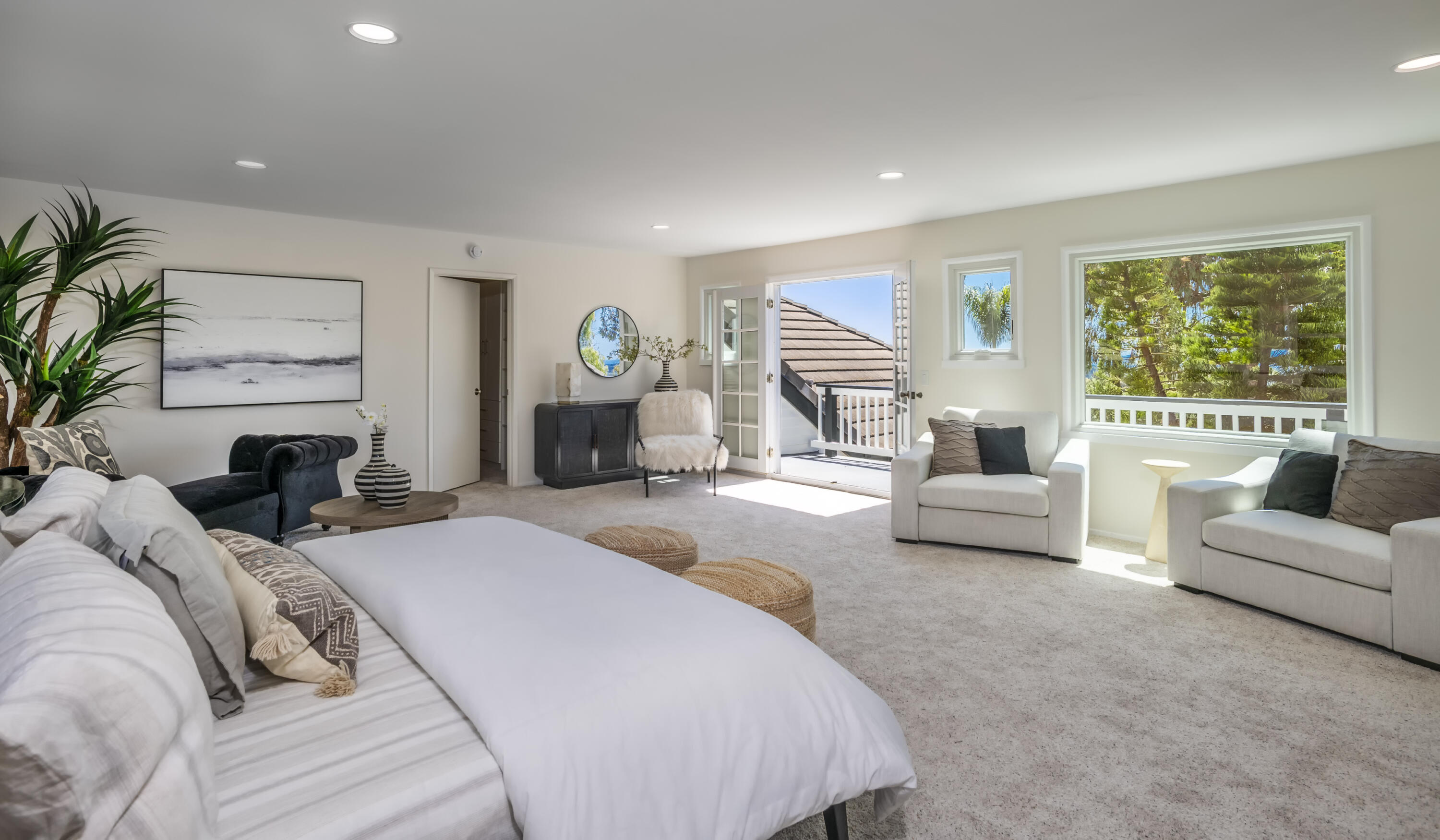 Santa Barbara, California 93111, United States, 5 Bedrooms Bedrooms, ,4 BathroomsBathrooms,Residential,Active,168389