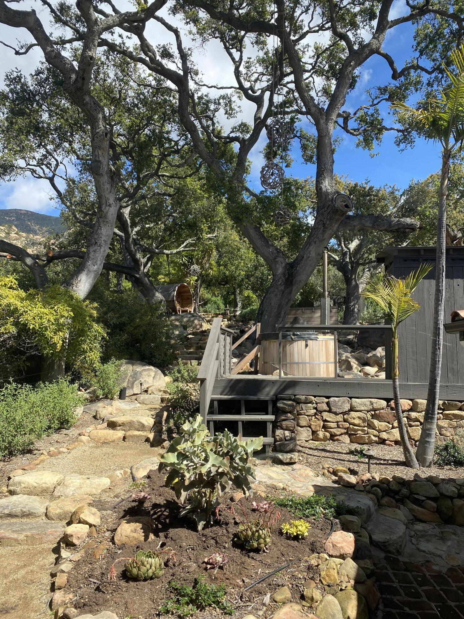 Montecito, California 93108, United States, 4 Bedrooms Bedrooms, ,4 BathroomsBathrooms,Residential,Active,201843