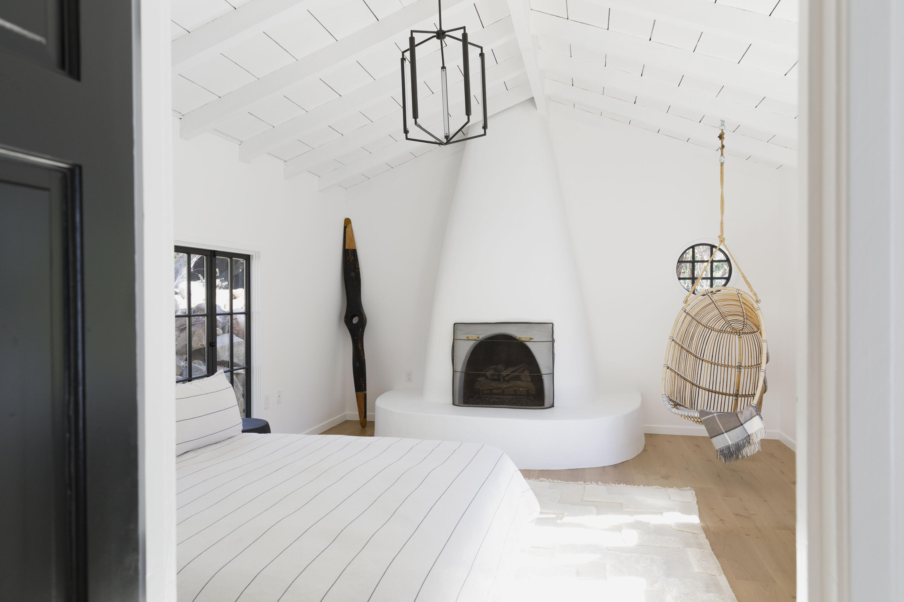 Montecito, California 93108, United States, 4 Bedrooms Bedrooms, ,4 BathroomsBathrooms,Residential,Active,201843