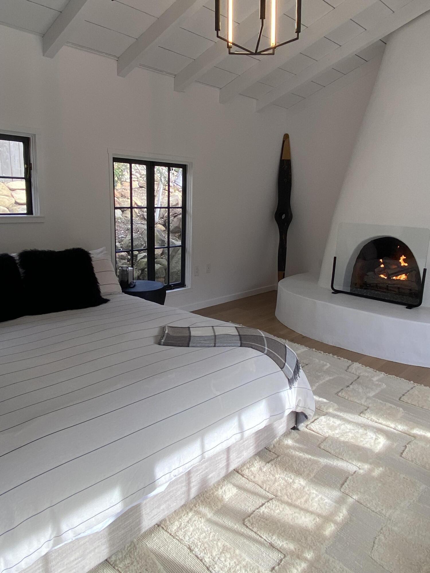 Montecito, California 93108, United States, 4 Bedrooms Bedrooms, ,4 BathroomsBathrooms,Residential,Active,201843