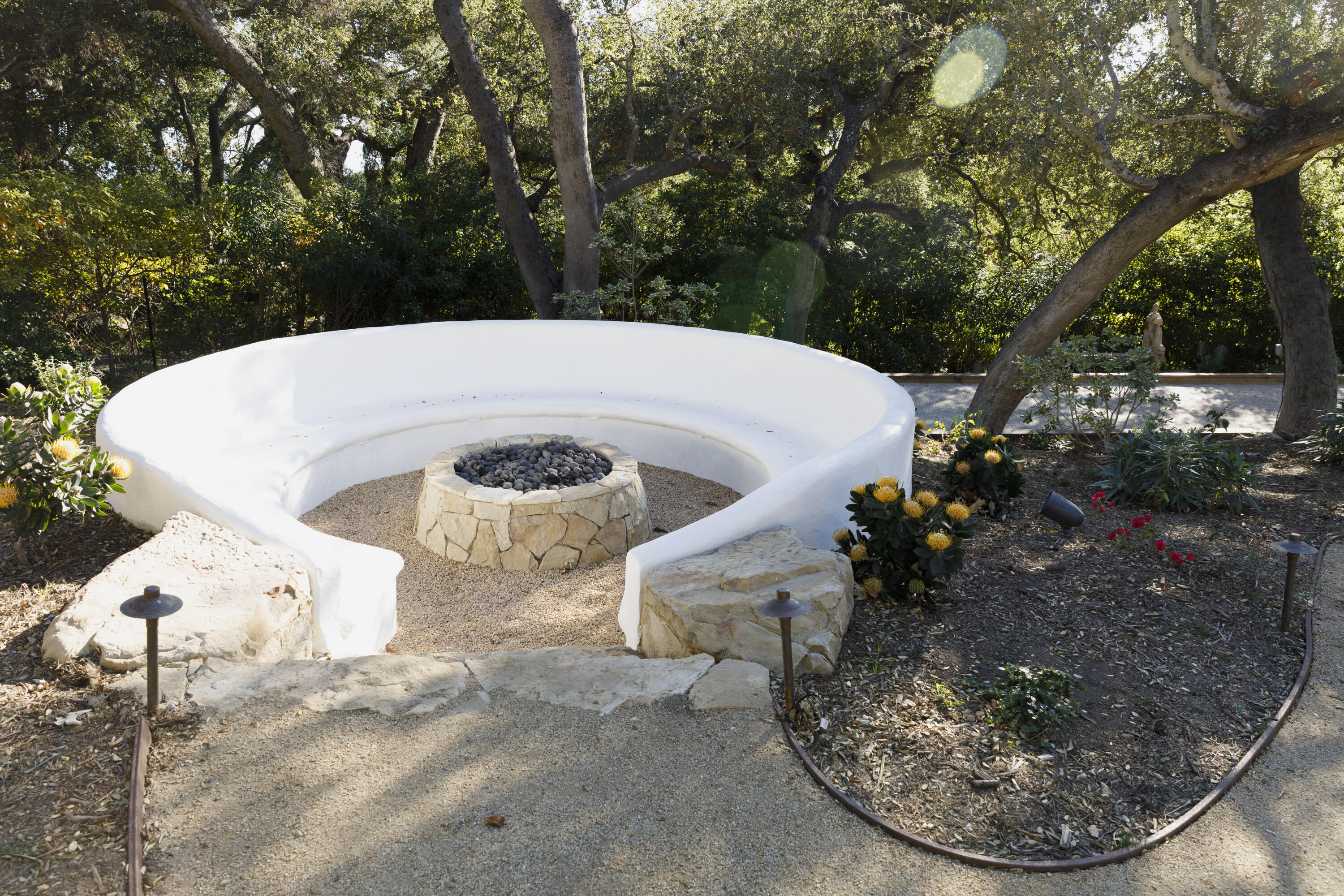 Montecito, California 93108, United States, 4 Bedrooms Bedrooms, ,4 BathroomsBathrooms,Residential,Active,201843