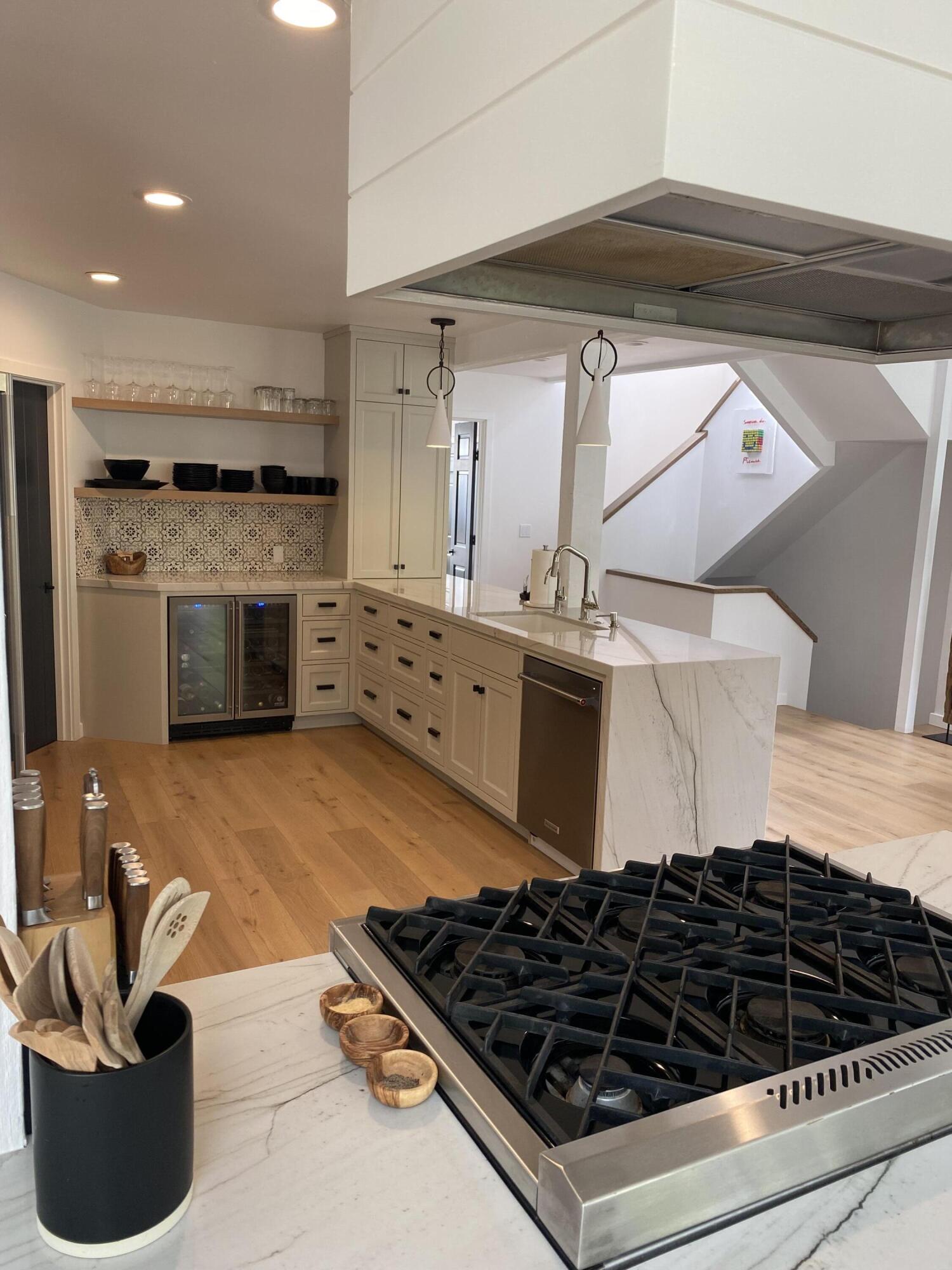 Montecito, California 93108, United States, 4 Bedrooms Bedrooms, ,4 BathroomsBathrooms,Residential,Active,201843