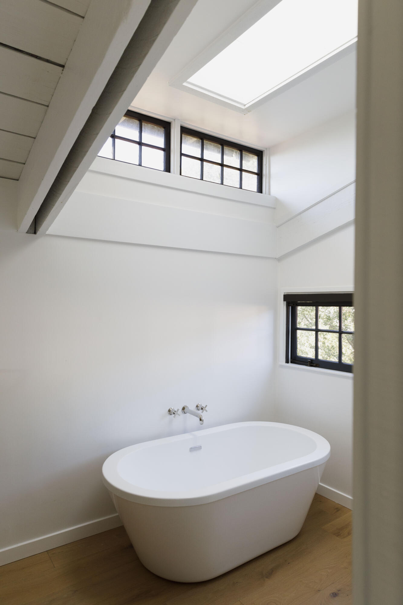 Montecito, California 93108, United States, 4 Bedrooms Bedrooms, ,4 BathroomsBathrooms,Residential,Active,201843