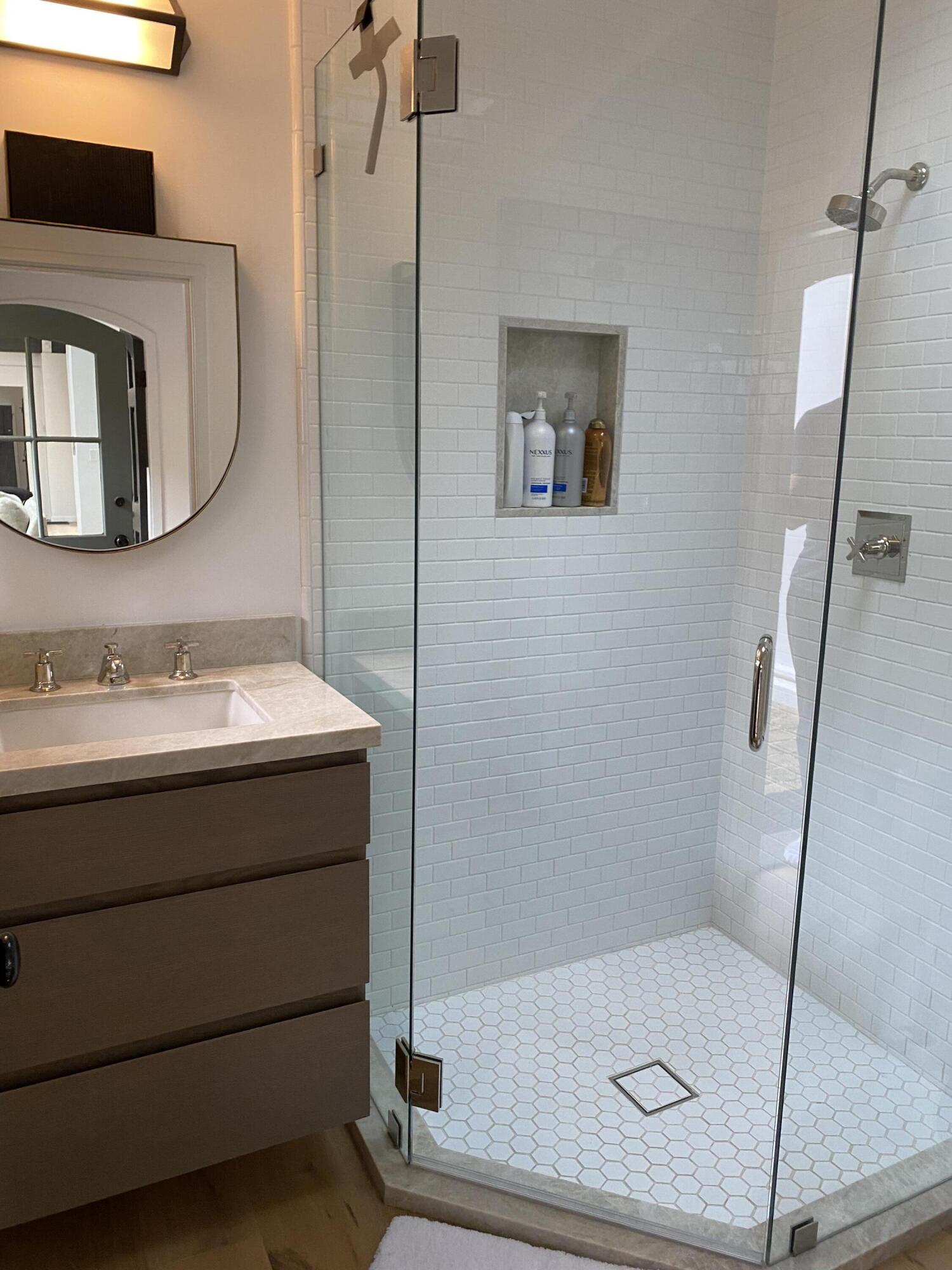 Montecito, California 93108, United States, 4 Bedrooms Bedrooms, ,4 BathroomsBathrooms,Residential,Active,201843