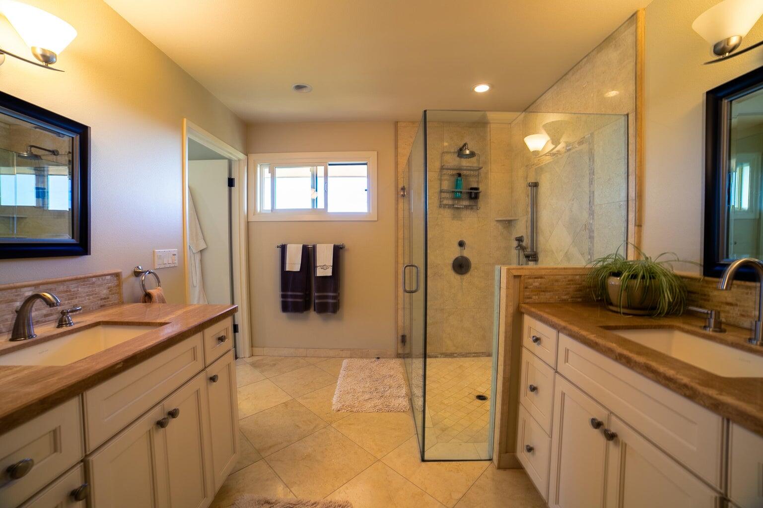 Santa Barbara, California 93105, United States, 3 Bedrooms Bedrooms, ,3 BathroomsBathrooms,Residential,Active,9724