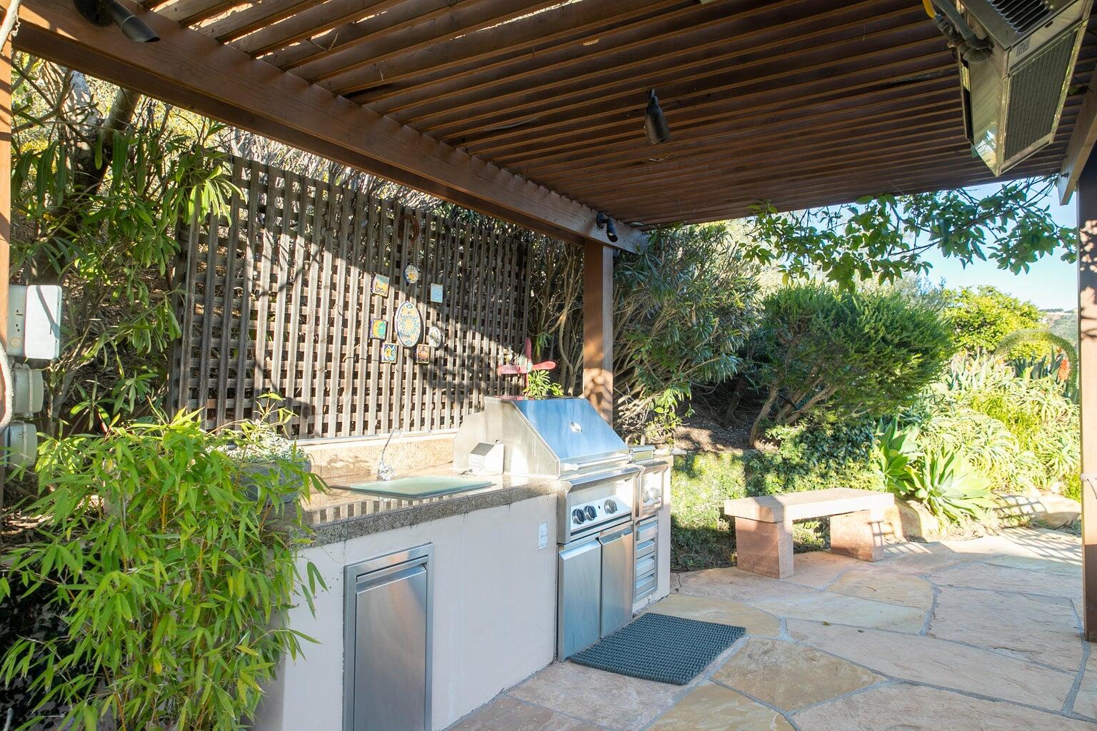 Santa Barbara, California 93105, United States, 3 Bedrooms Bedrooms, ,3 BathroomsBathrooms,Residential,Active,9724