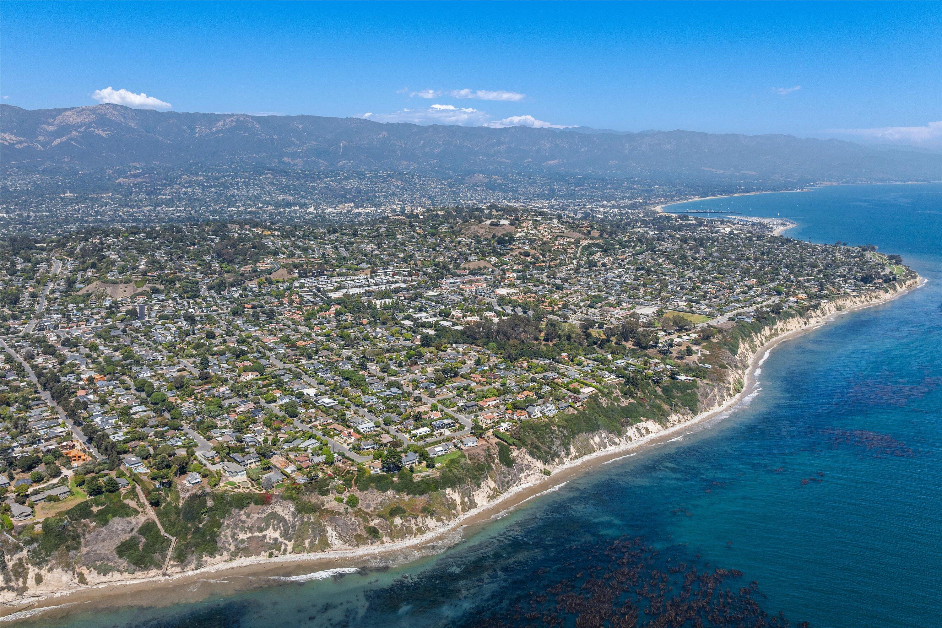 Santa Barbara, California 93109, United States, 2 Bedrooms Bedrooms, ,2 BathroomsBathrooms,Residential,Pending,198716