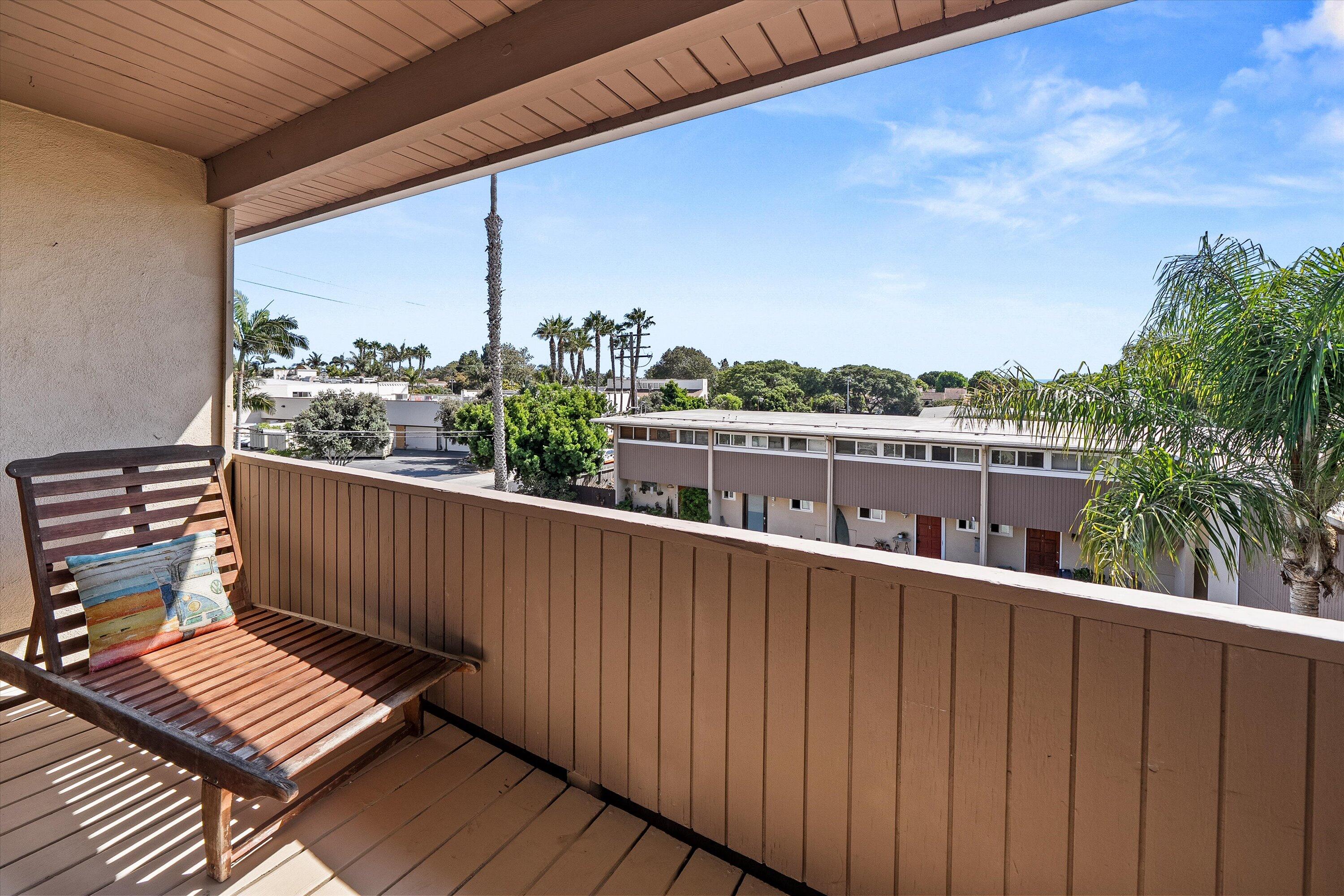 Santa Barbara, California 93109, United States, 2 Bedrooms Bedrooms, ,2 BathroomsBathrooms,Residential,Pending,198716