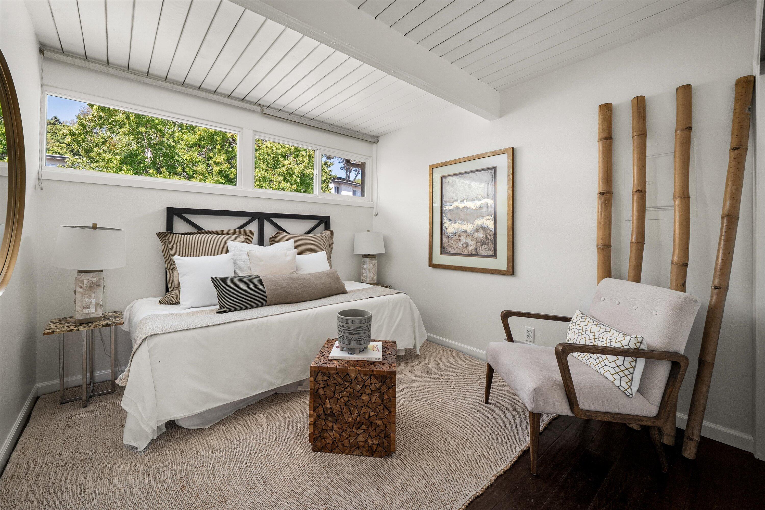 Santa Barbara, California 93109, United States, 2 Bedrooms Bedrooms, ,2 BathroomsBathrooms,Residential,Pending,198716