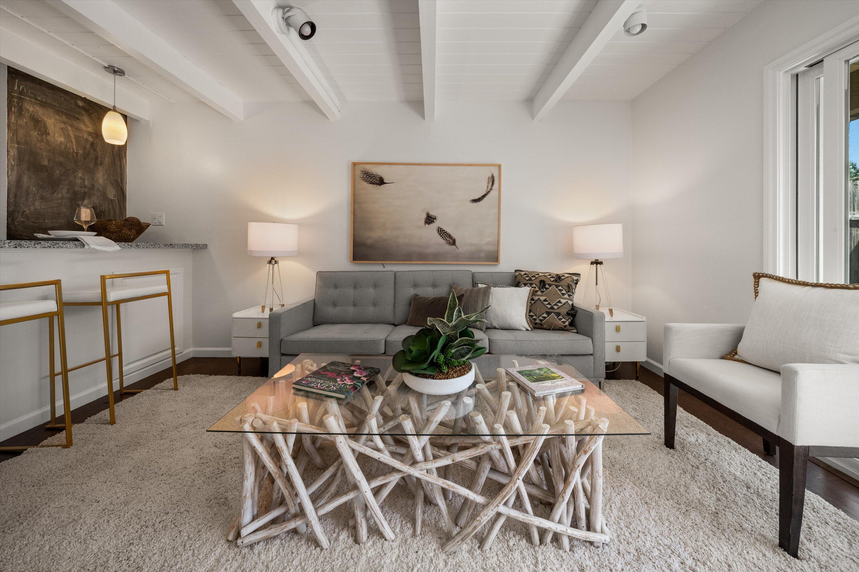 Santa Barbara, California 93109, United States, 2 Bedrooms Bedrooms, ,2 BathroomsBathrooms,Residential,Pending,198716