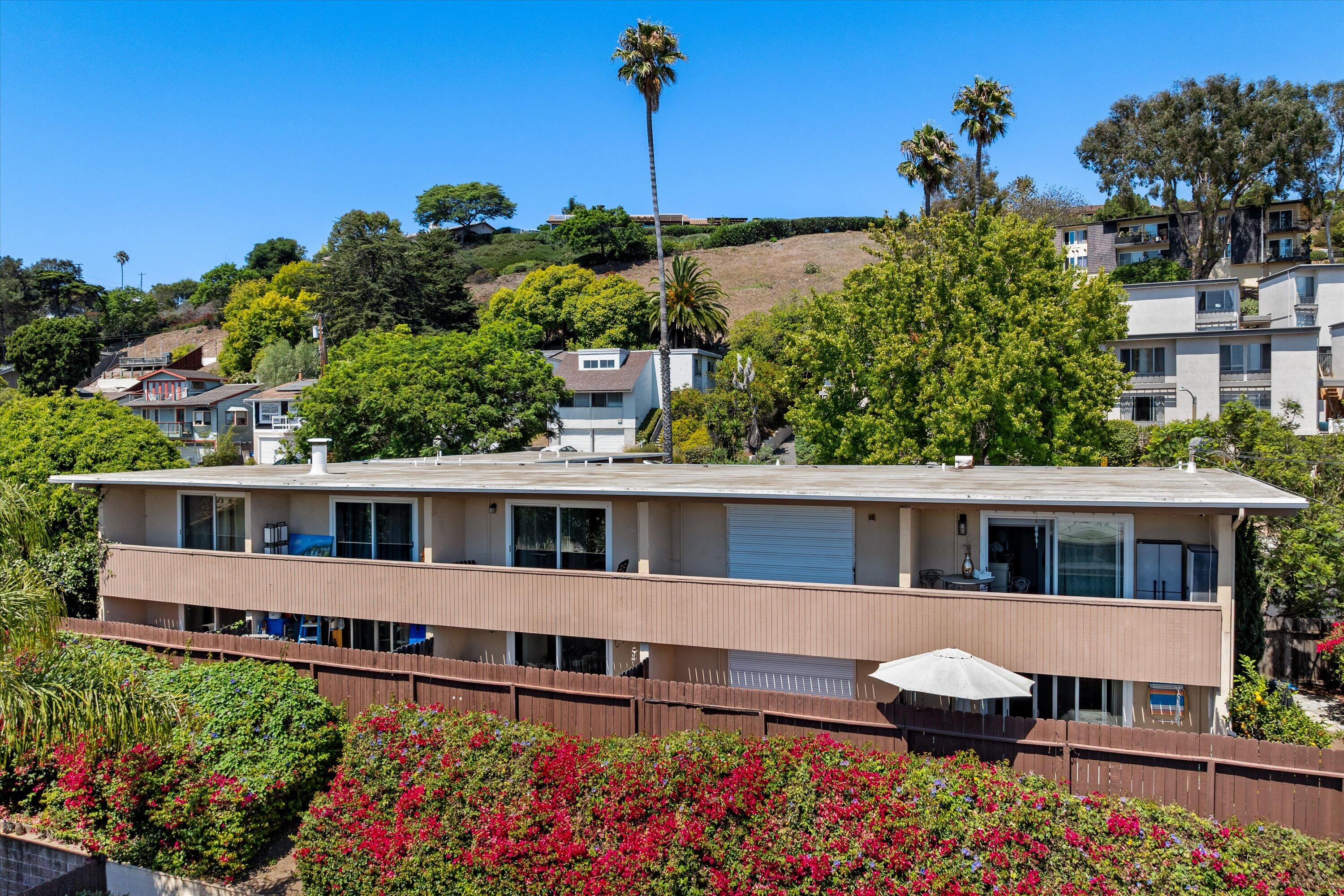 Santa Barbara, California 93109, United States, 2 Bedrooms Bedrooms, ,2 BathroomsBathrooms,Residential,Pending,198716