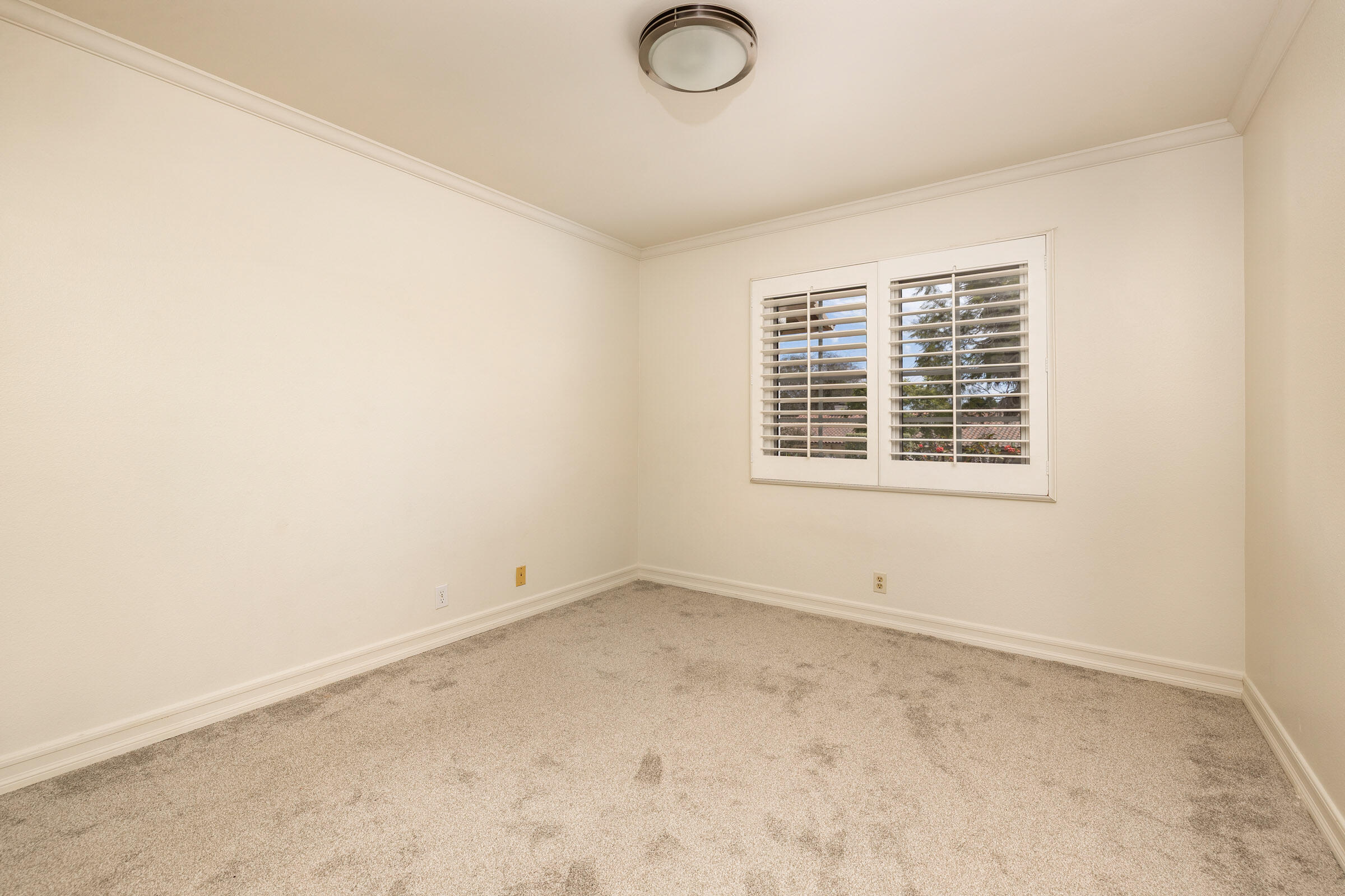 Santa Barbara, California 93105, United States, 4 Bedrooms Bedrooms, ,2 BathroomsBathrooms,Residential,Pending,199794