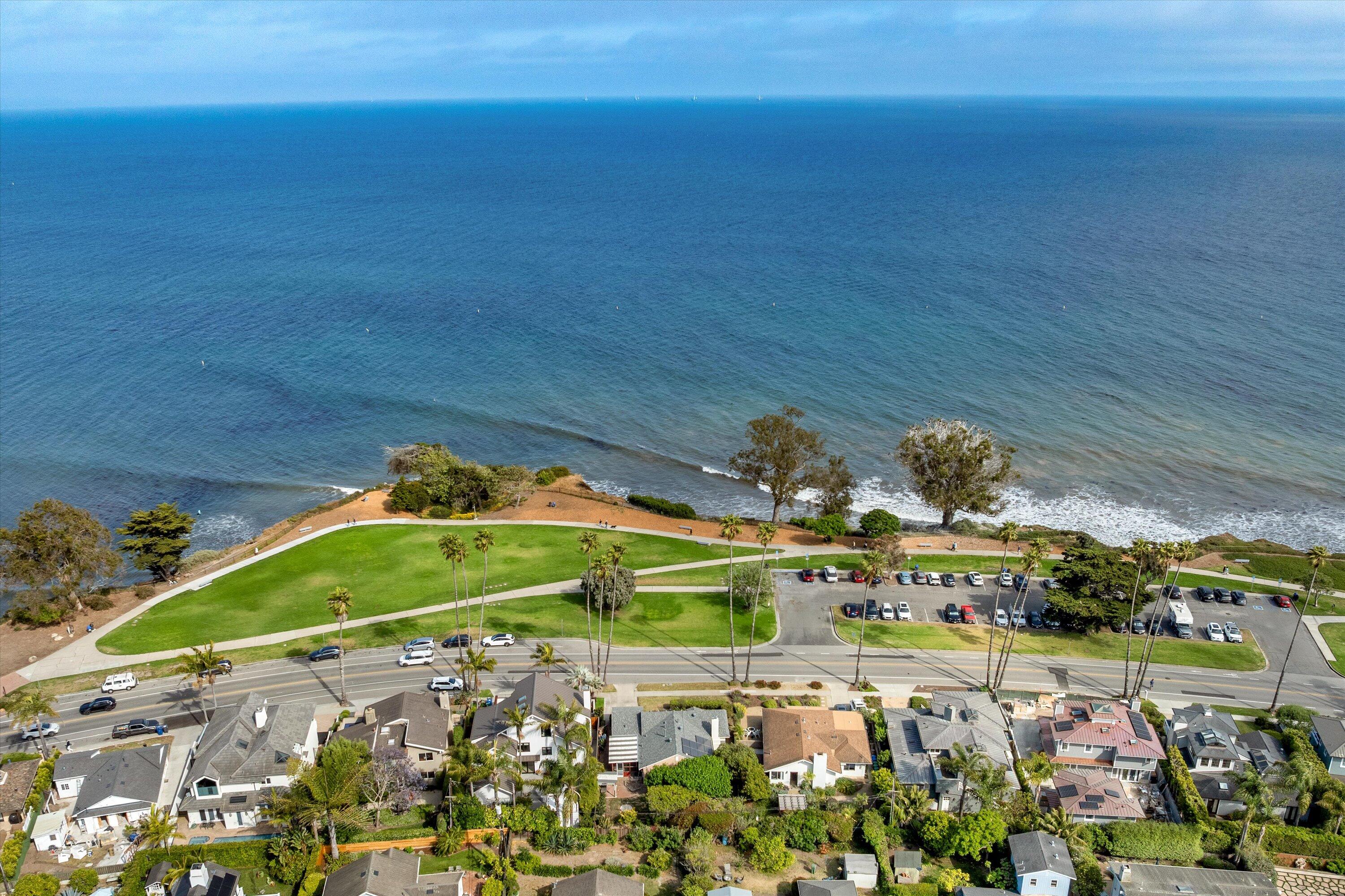 Santa Barbara, California 93109, United States, 3 Bedrooms Bedrooms, ,1 BathroomBathrooms,Residential,Active,155318