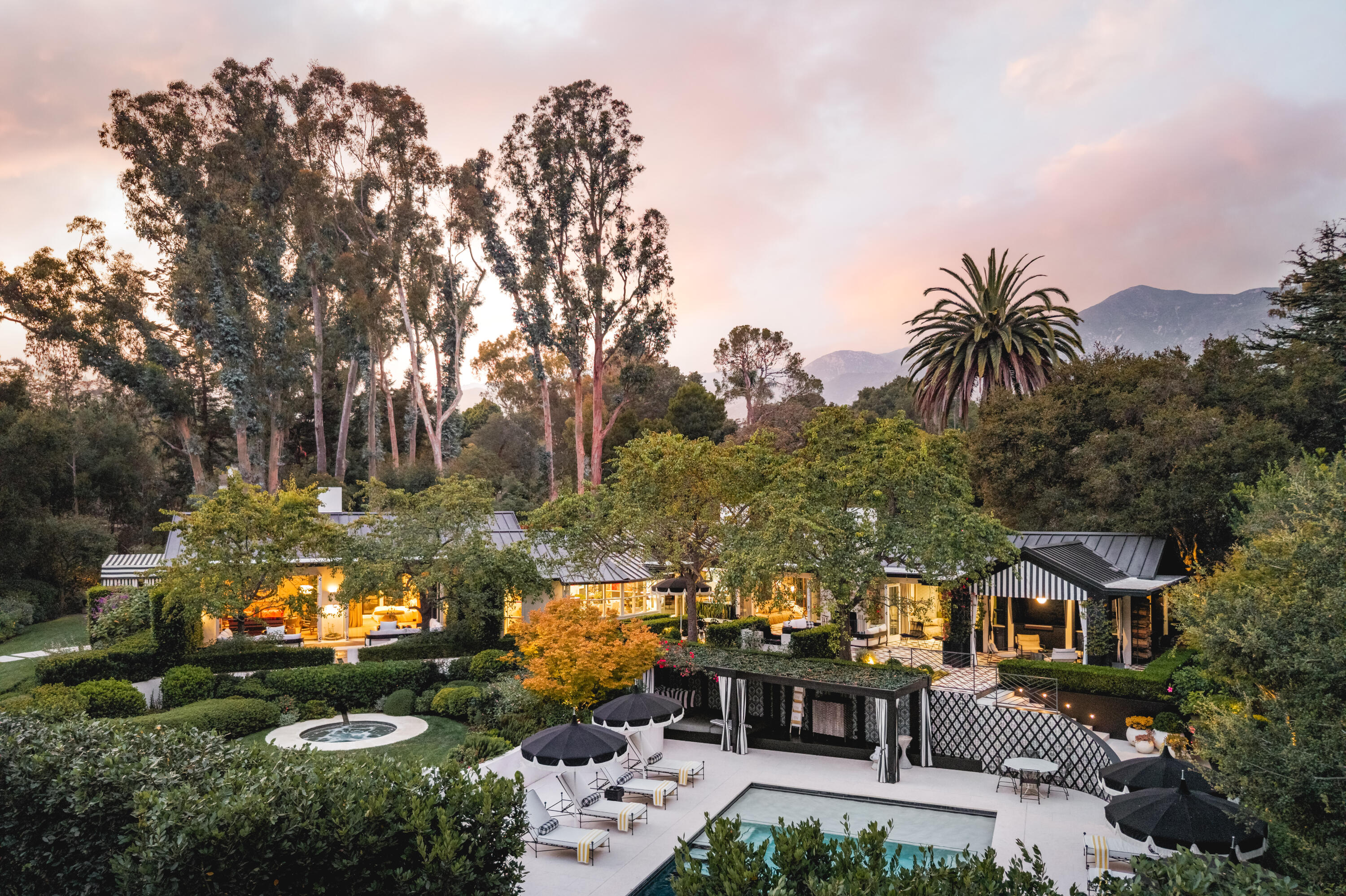 Montecito, California 93108, United States, 4 Bedrooms Bedrooms, ,6 BathroomsBathrooms,Residential,Active,199426