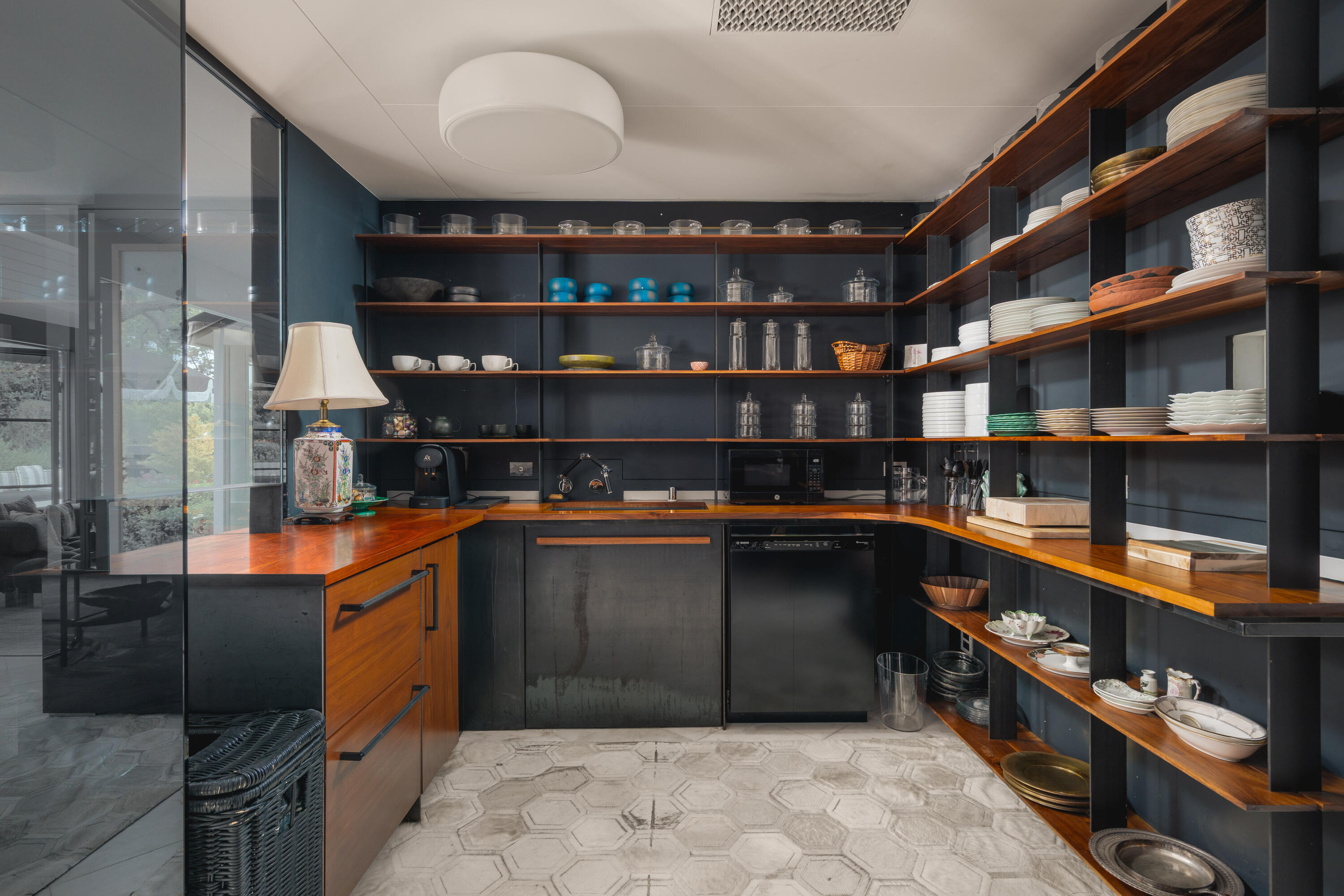 Montecito, California 93108, United States, 4 Bedrooms Bedrooms, ,6 BathroomsBathrooms,Residential,Active,199426