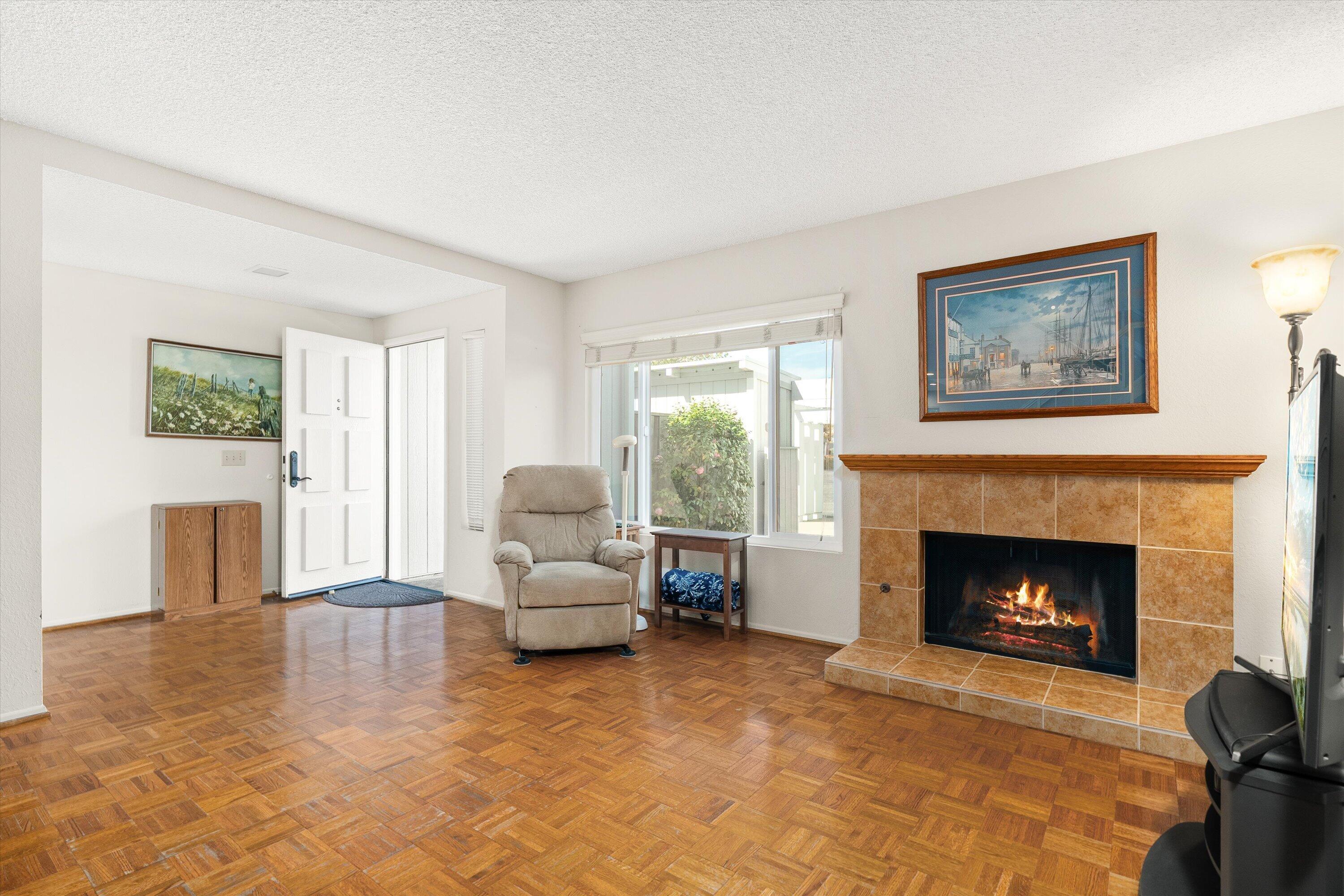 Goleta, California 93117, United States, 3 Bedrooms Bedrooms, ,3 BathroomsBathrooms,Residential,Pending,86828