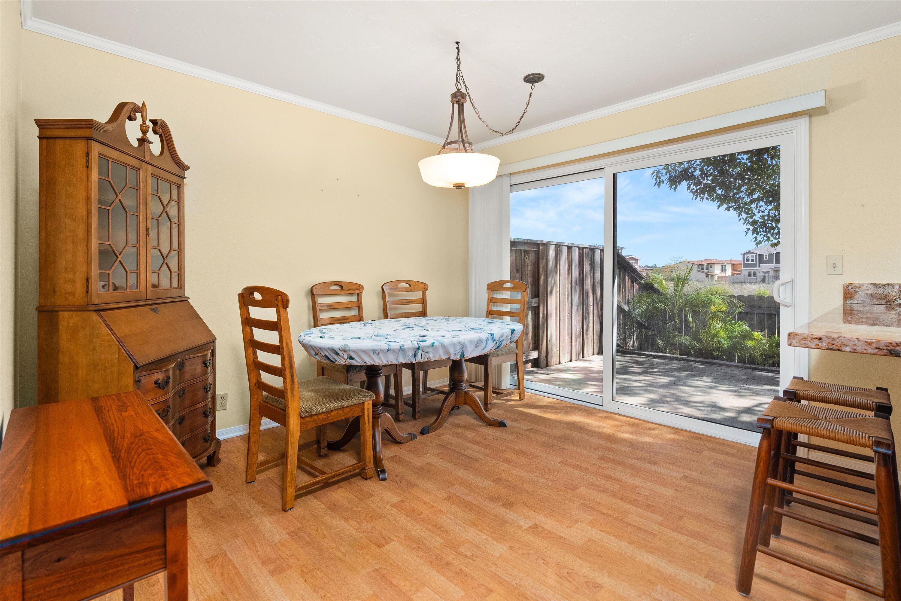 Goleta, California 93117, United States, 3 Bedrooms Bedrooms, ,3 BathroomsBathrooms,Residential,Pending,86828